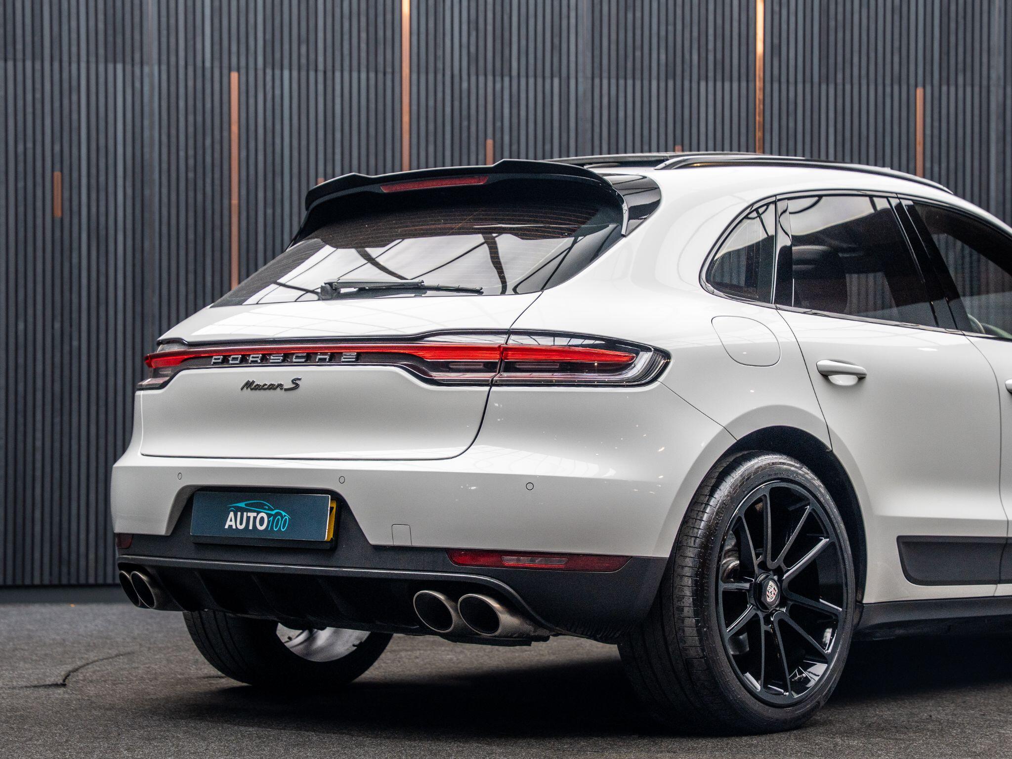 Porsche Macan view 19