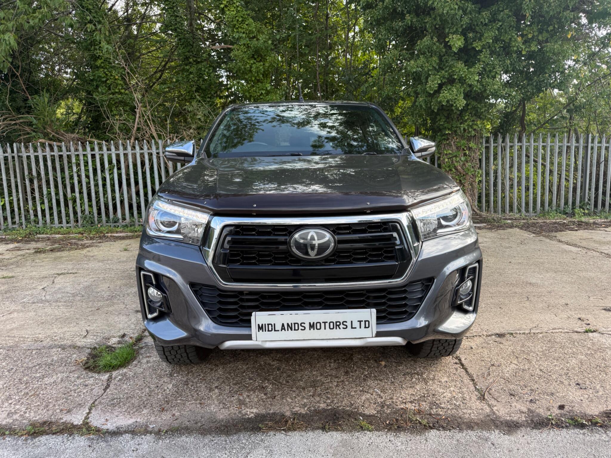 Toyota Hilux view 9