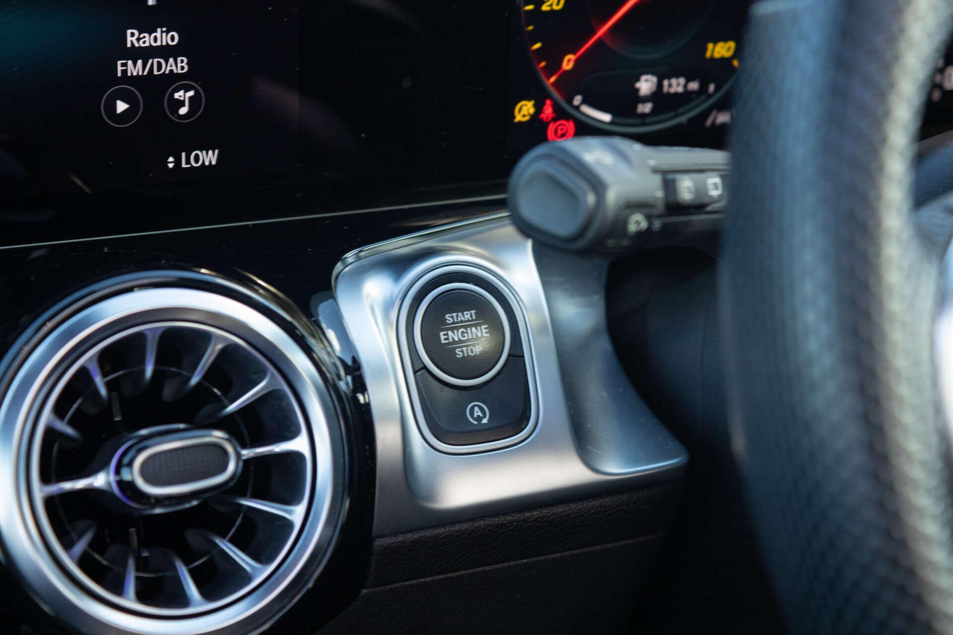 Mercedes-Benz GLB view 49