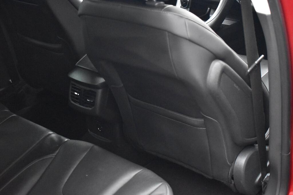Ford Mondeo view 29