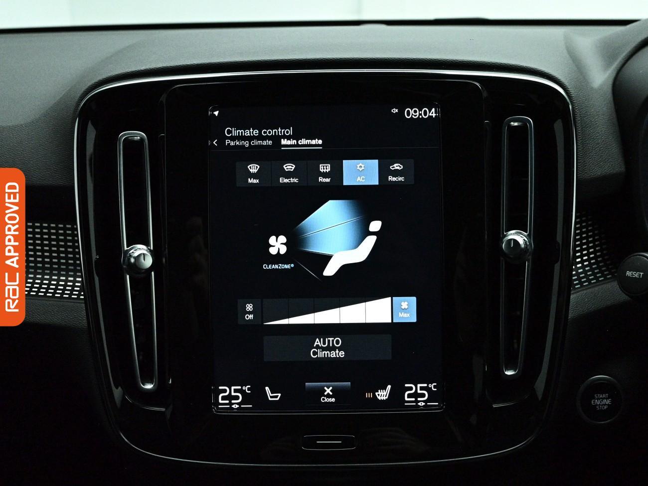Volvo XC40 view 17