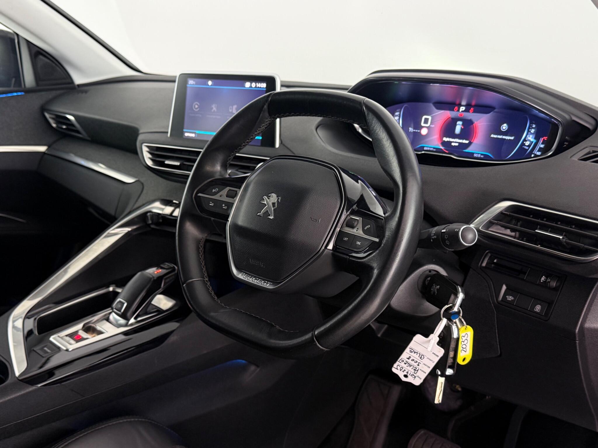Peugeot 3008 view 3