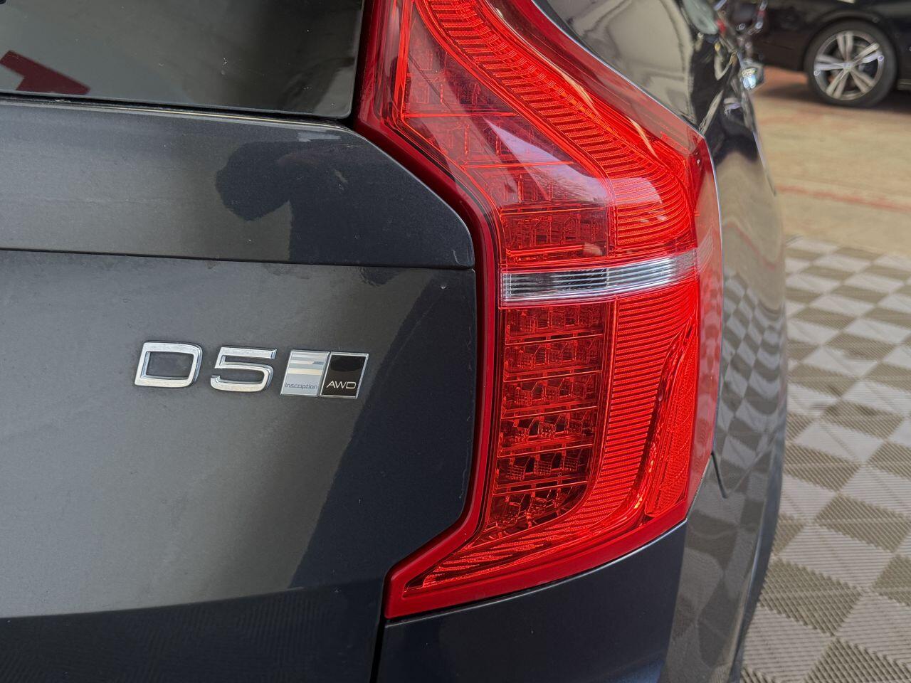 Volvo XC90 view 28