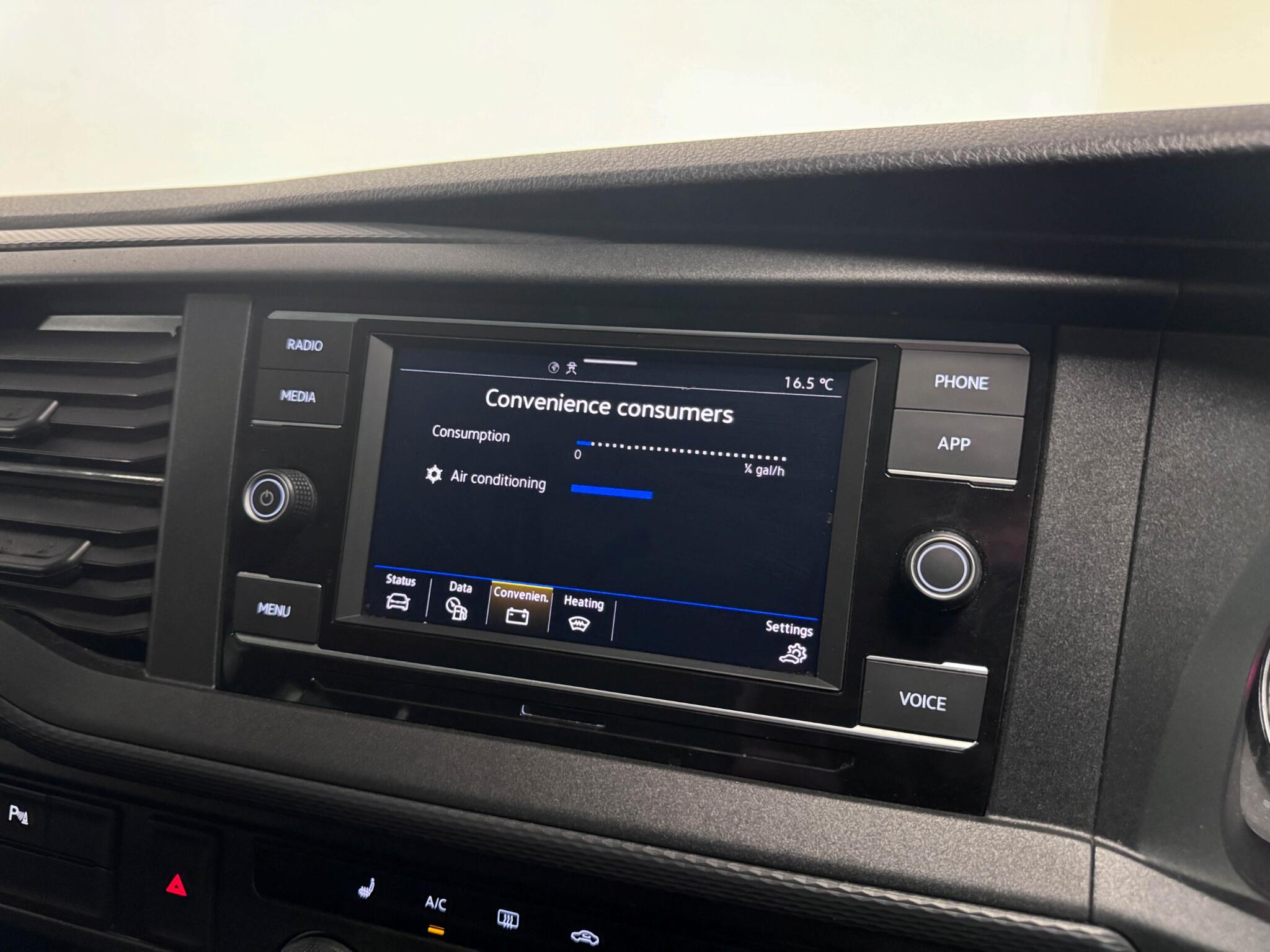 Volkswagen Transporter view 43