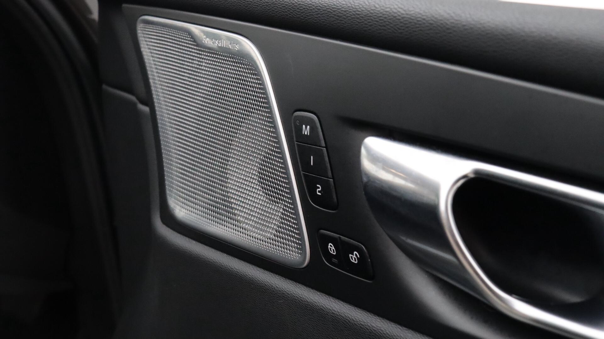 Volvo XC60 view 38