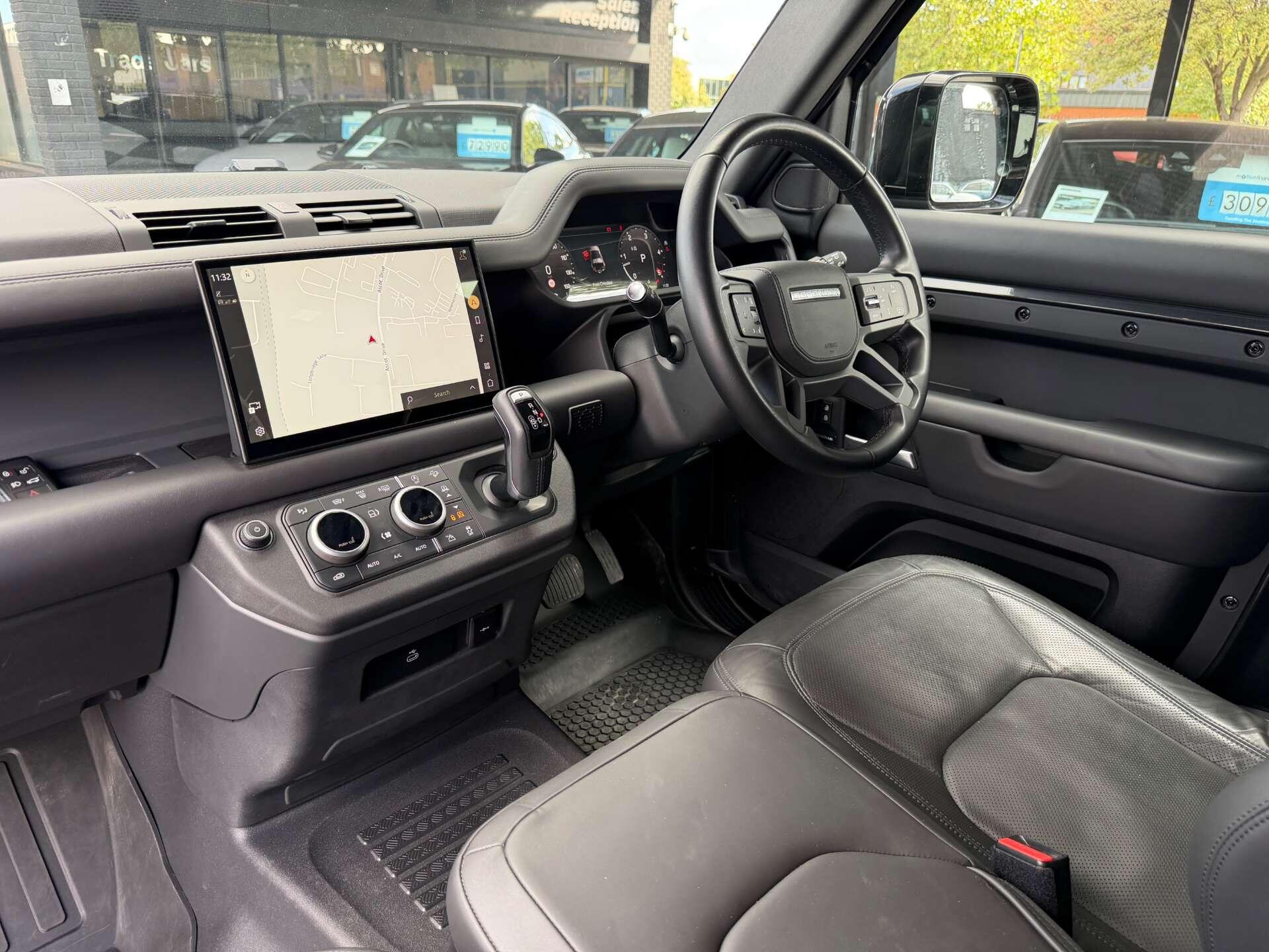 Land Rover Defender view 4