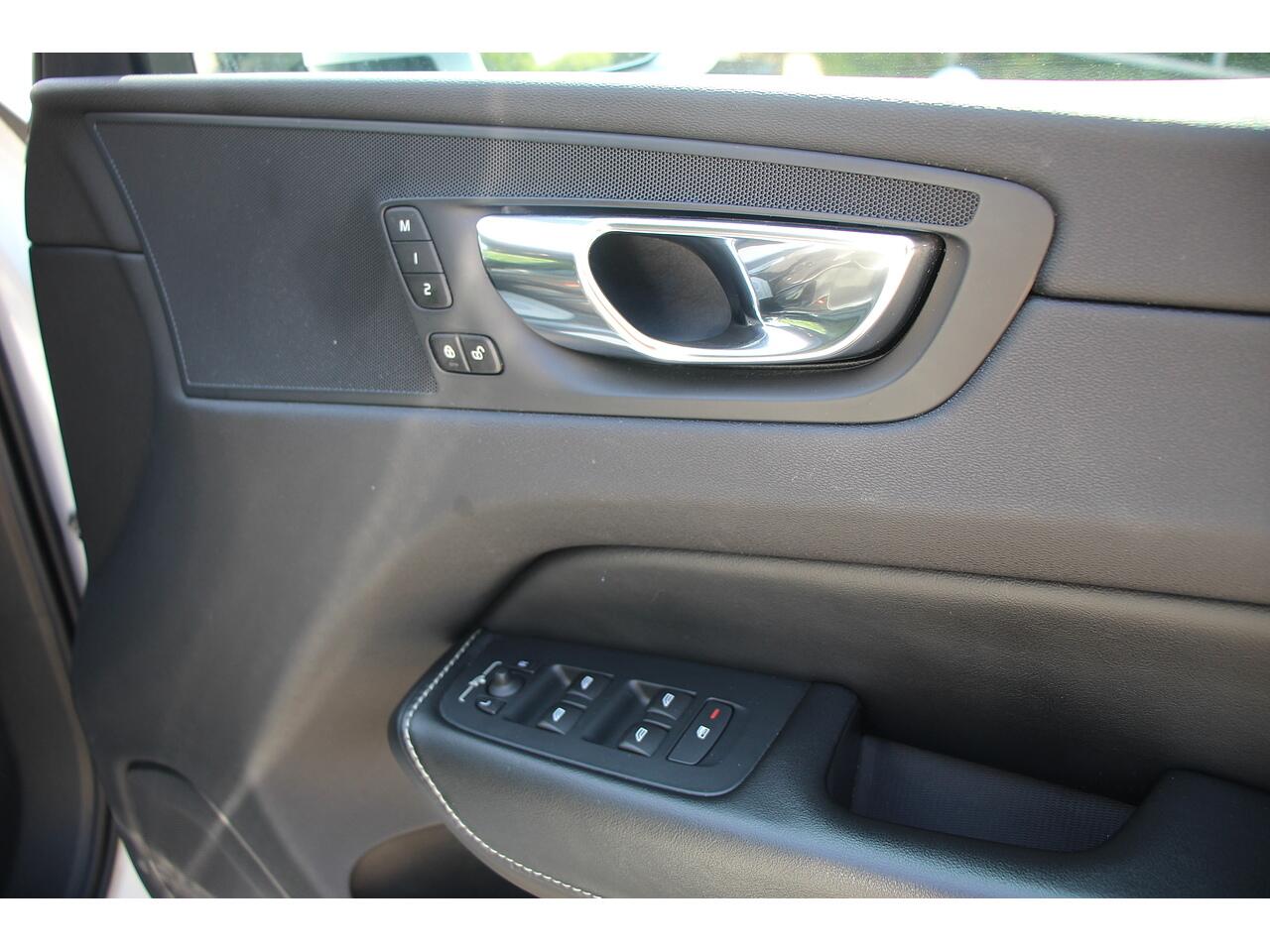 Volvo XC60 view 42