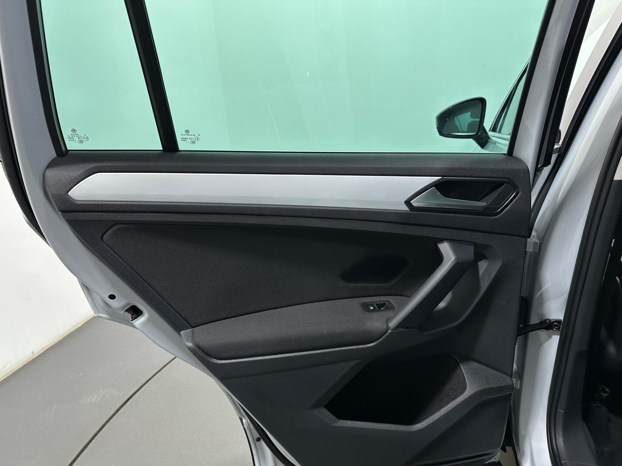 Volkswagen Tiguan view 40