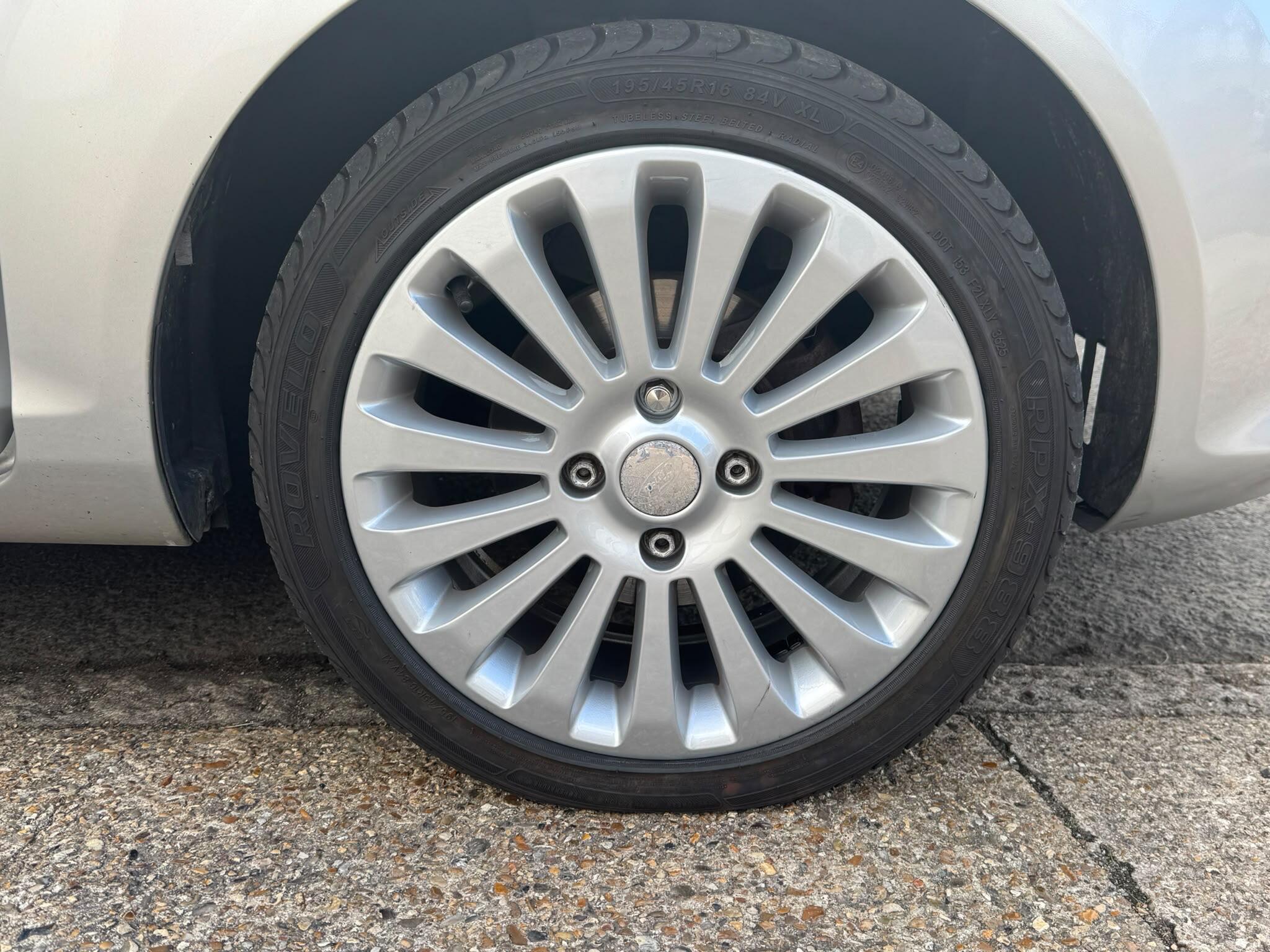 Ford Fiesta view 44