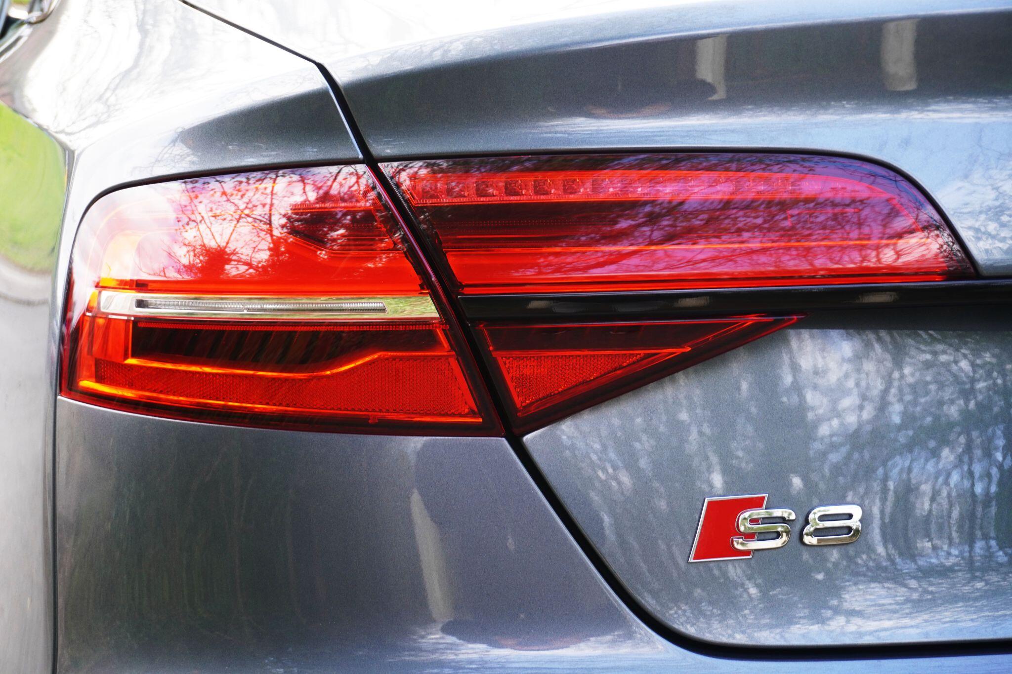 Audi S8 view 81