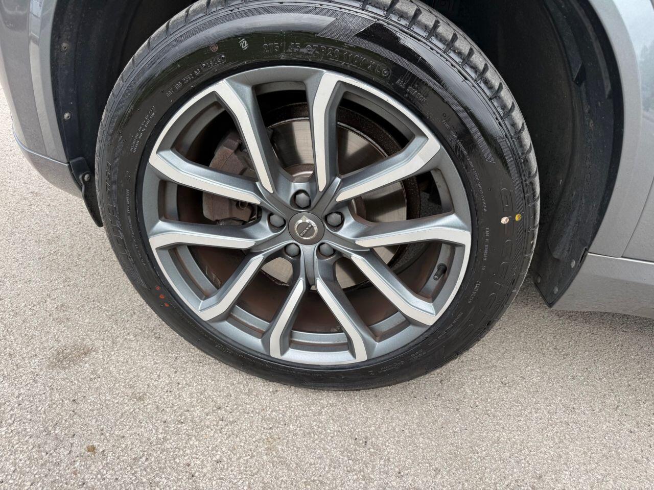 Volvo XC90 view 6