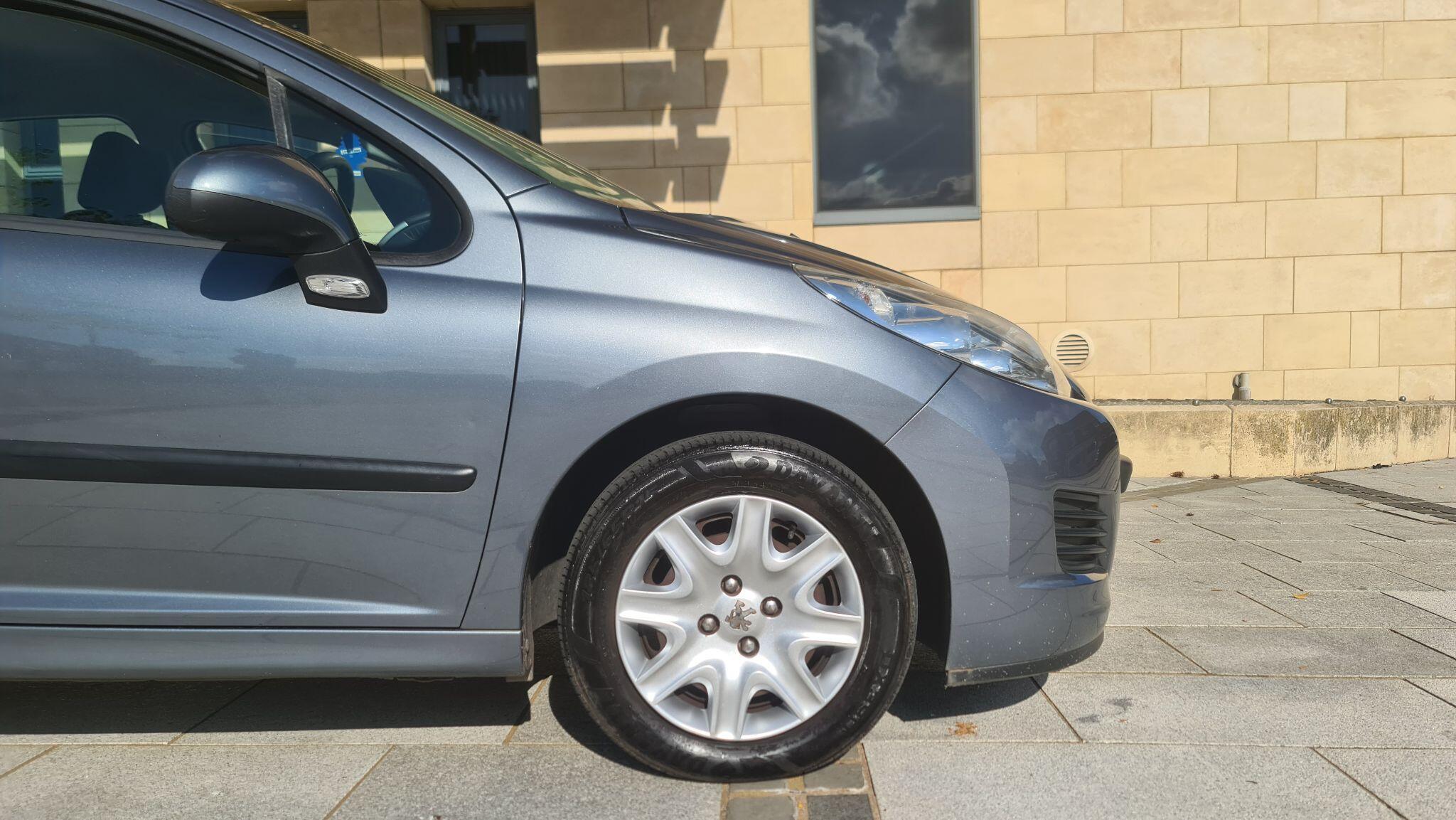 Peugeot 207 view 14