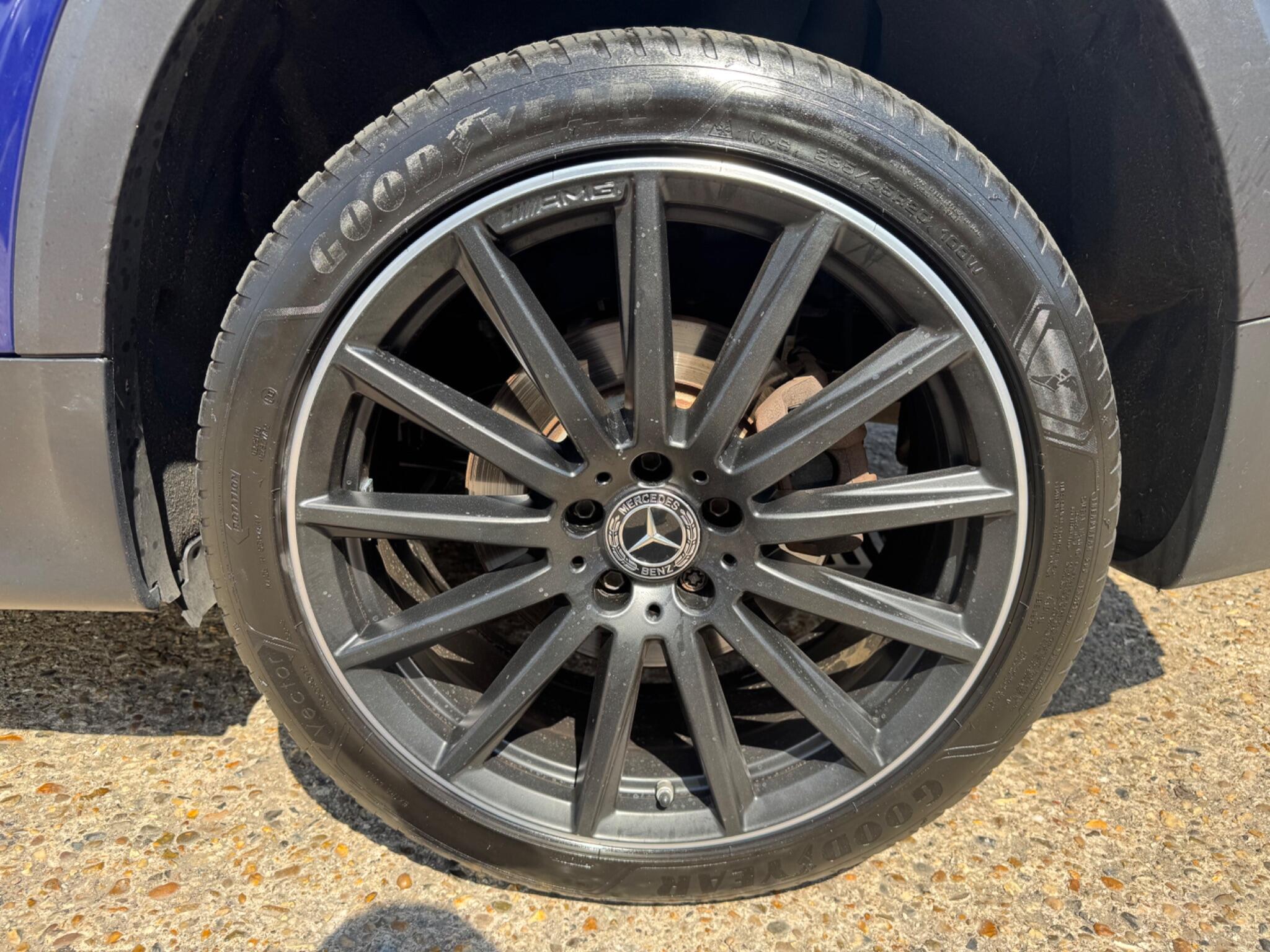 Mercedes-Benz GLB view 38