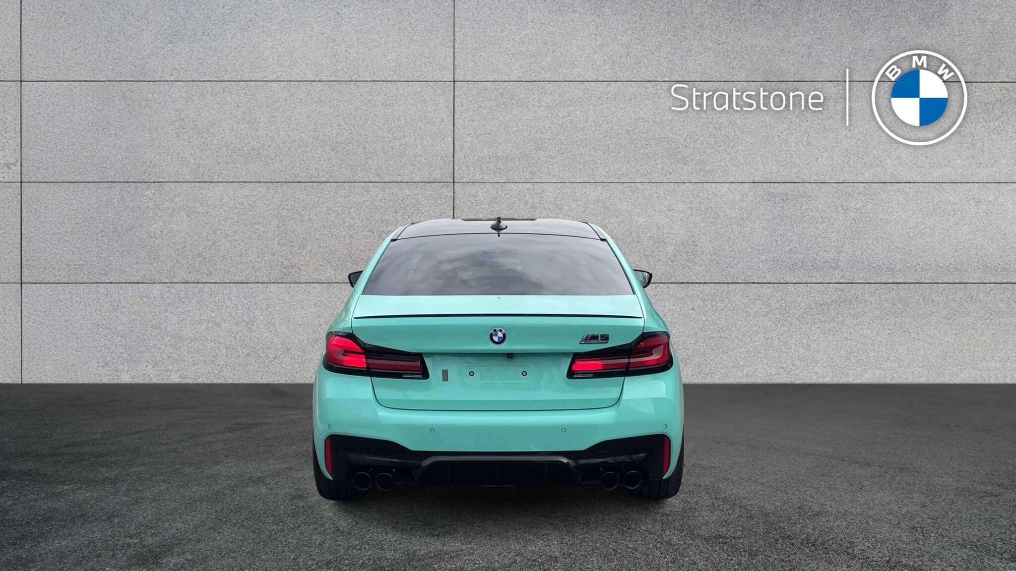 BMW M5 view 17
