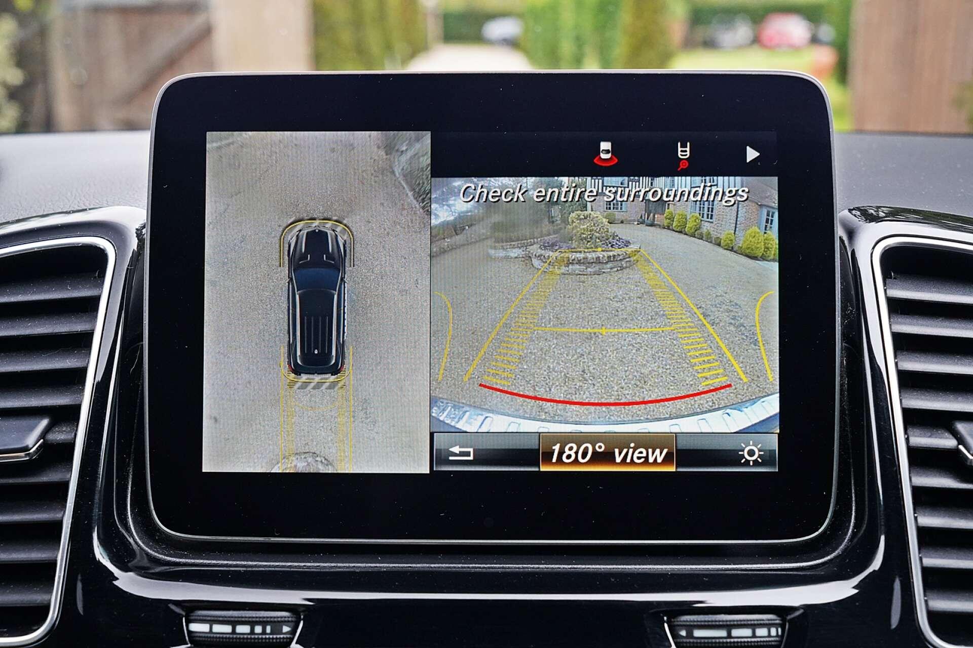 Mercedes-Benz GLE view 29