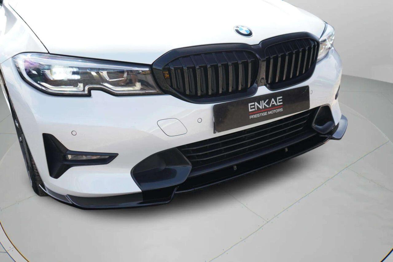 BMW 3 Series view 10