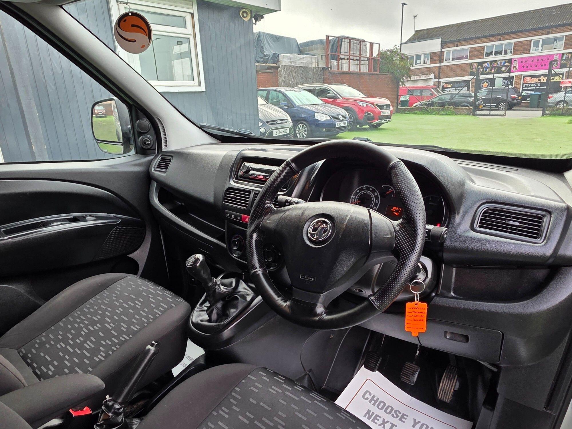 Vauxhall Combo view 3