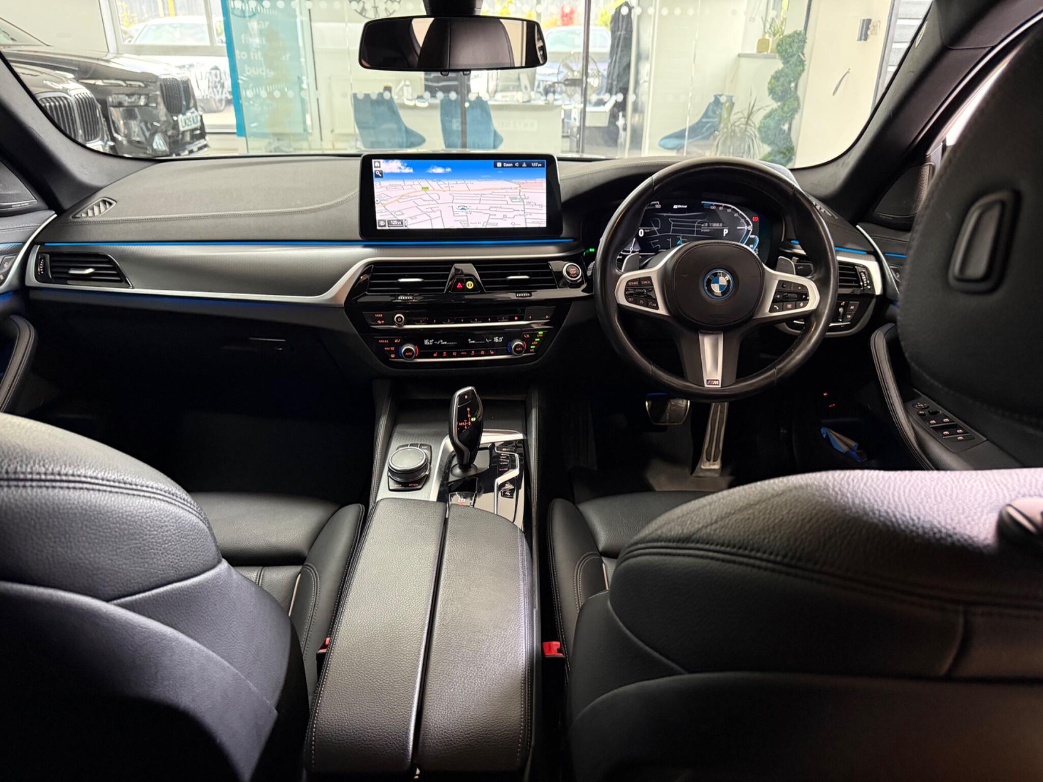 BMW 5 Series view 5
