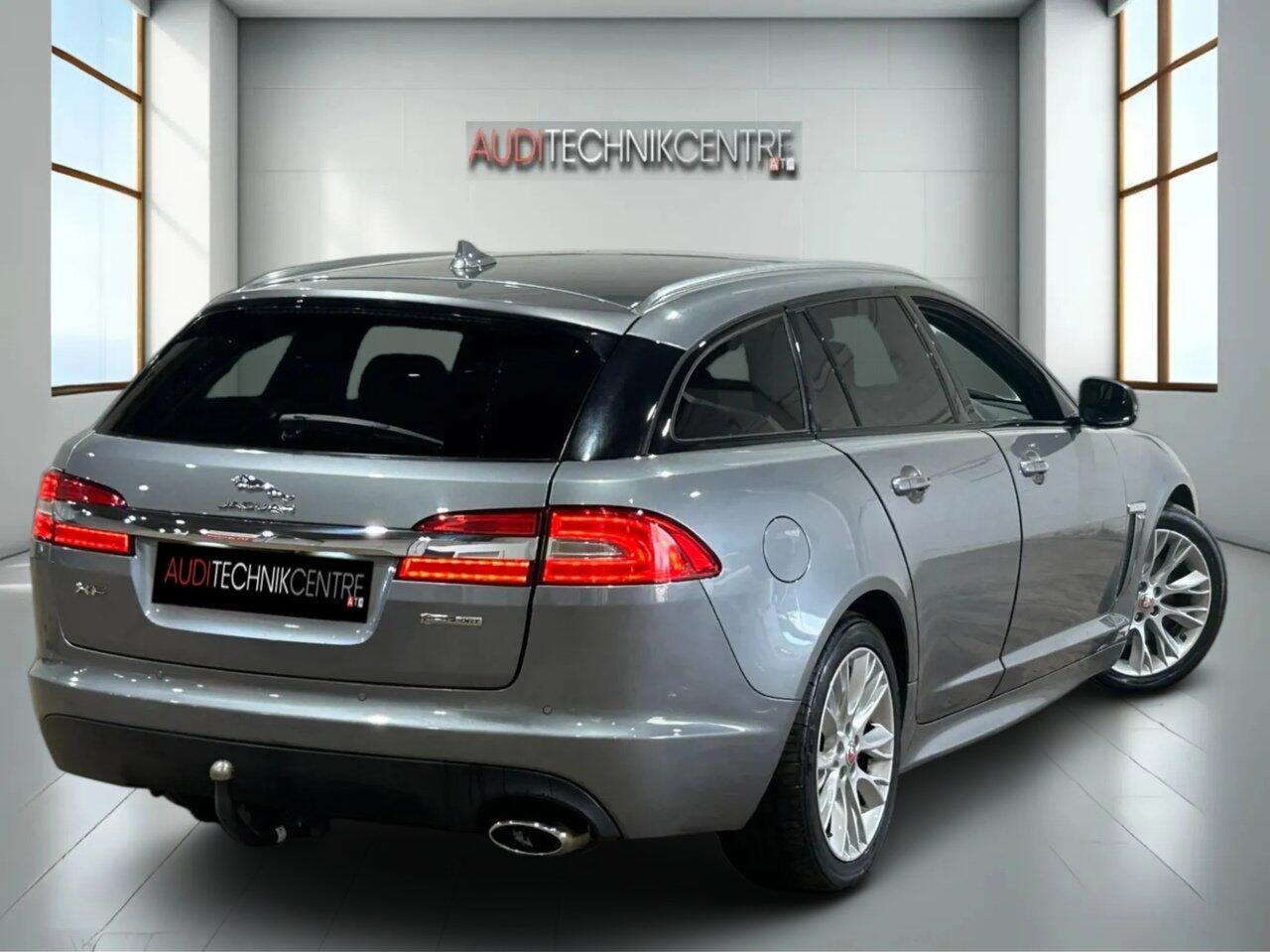 Jaguar XF view 6