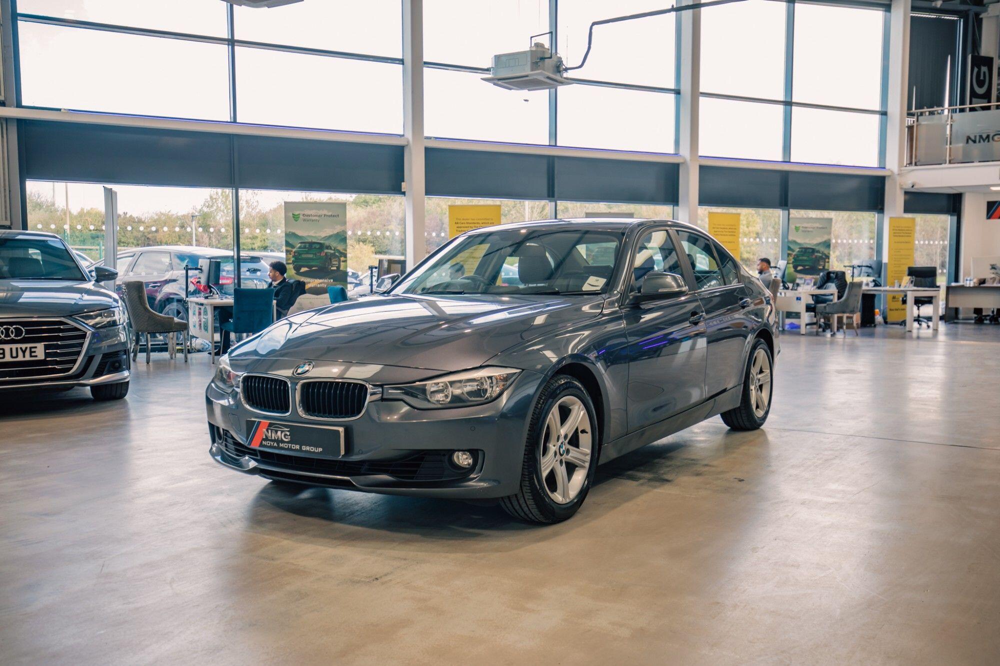 BMW 3 Series view 24
