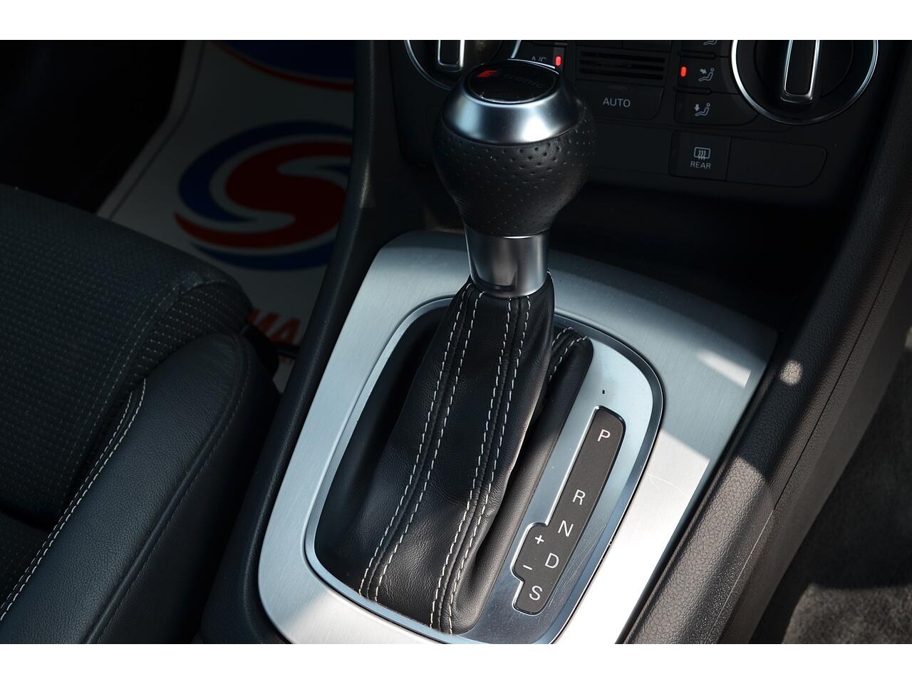Audi Q3 view 24