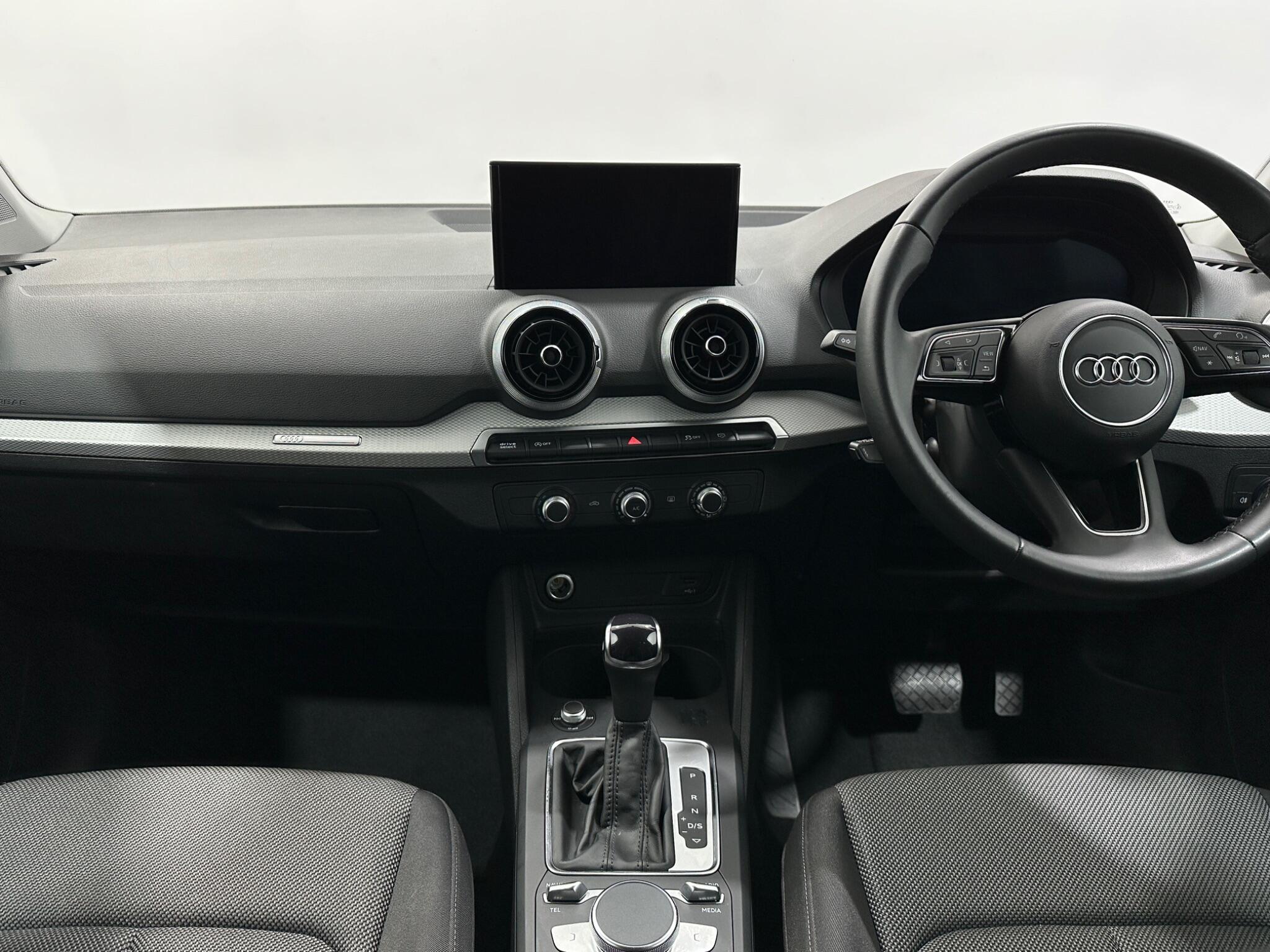 Audi Q2 view 20