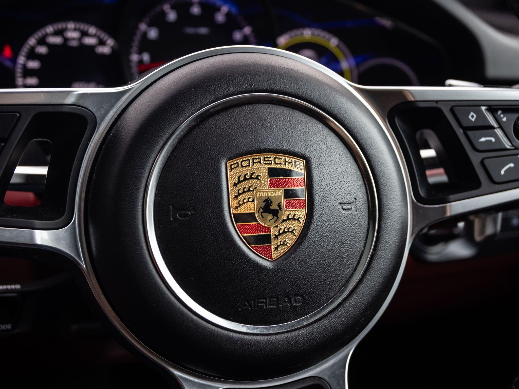 Porsche Cayenne view 28