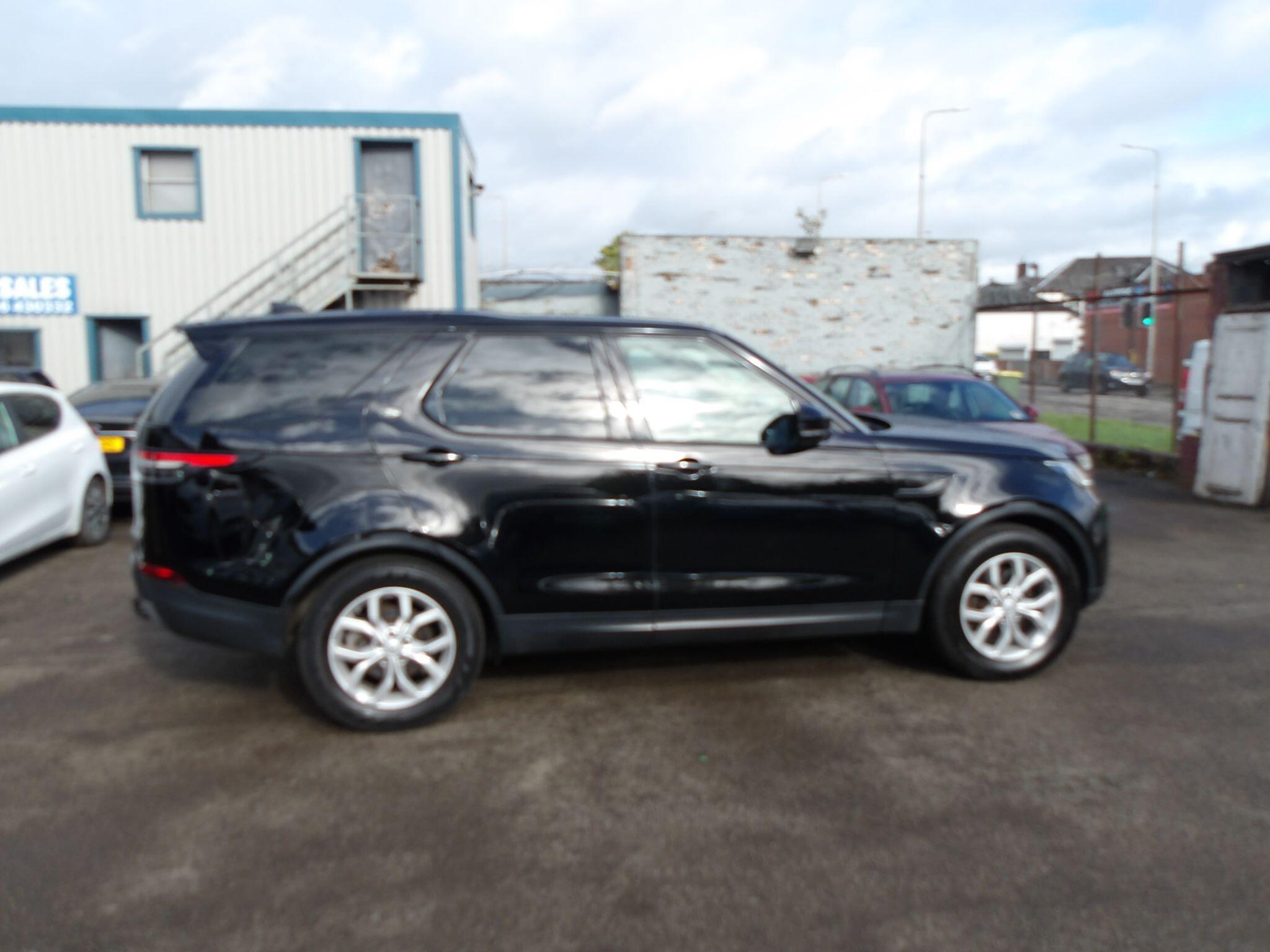 Land Rover Discovery view 8