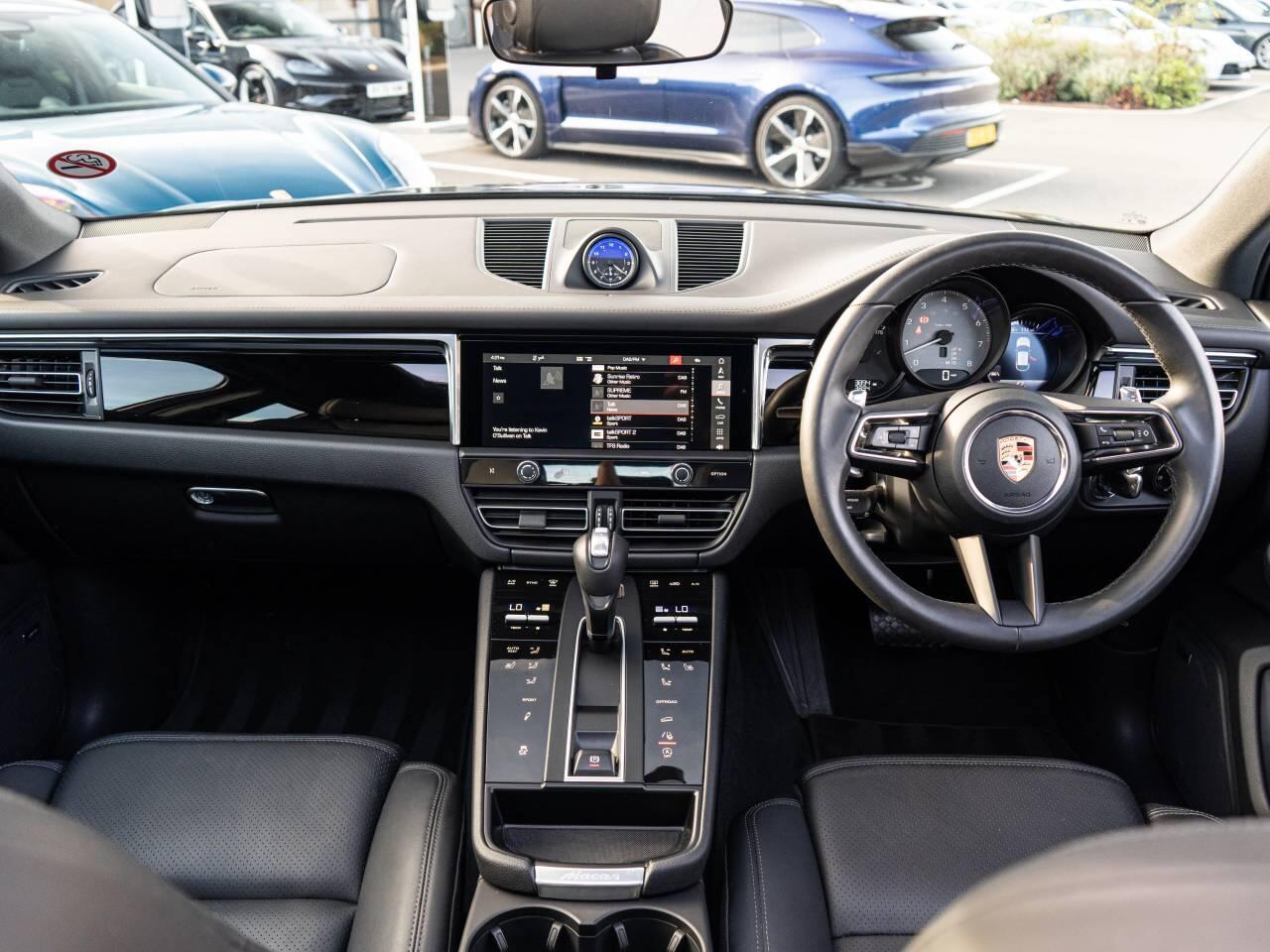 Porsche Macan view 42