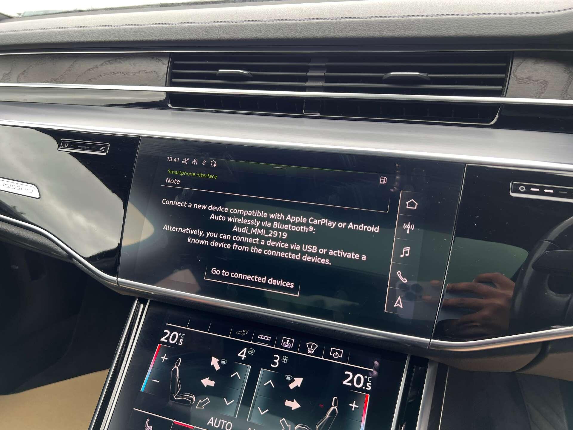 Audi A8 view 32