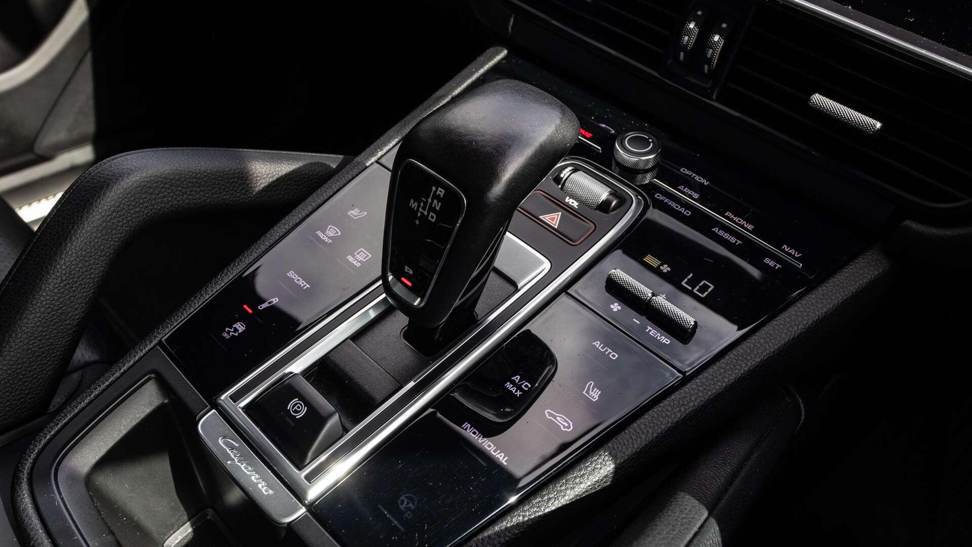 Porsche Cayenne view 22
