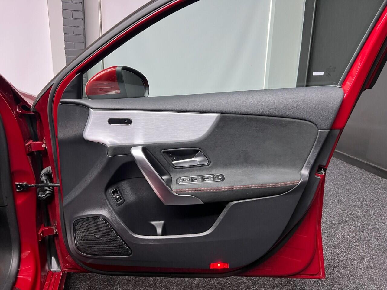 Mercedes-Benz A-Class view 33