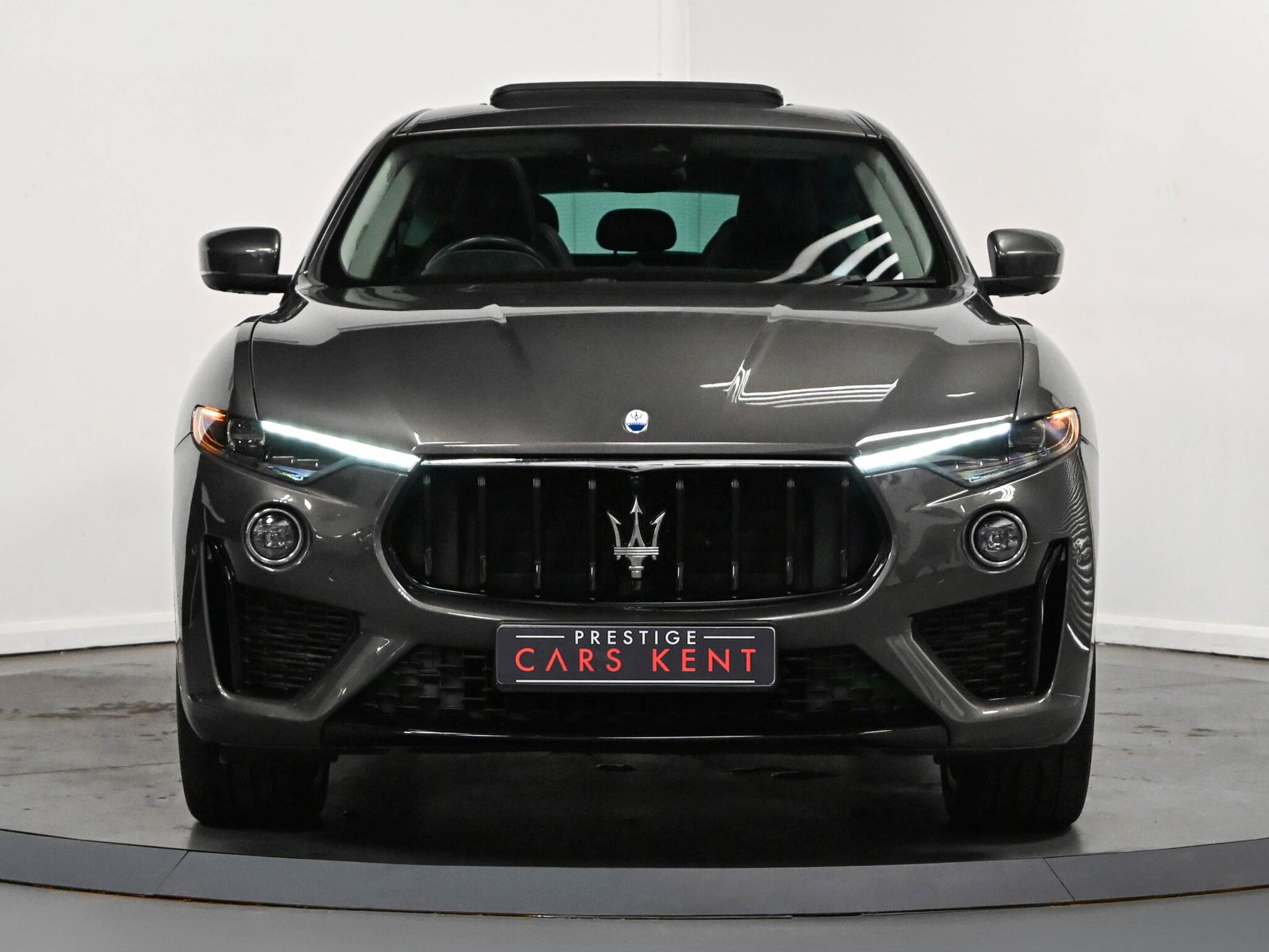 Maserati Levante view 23