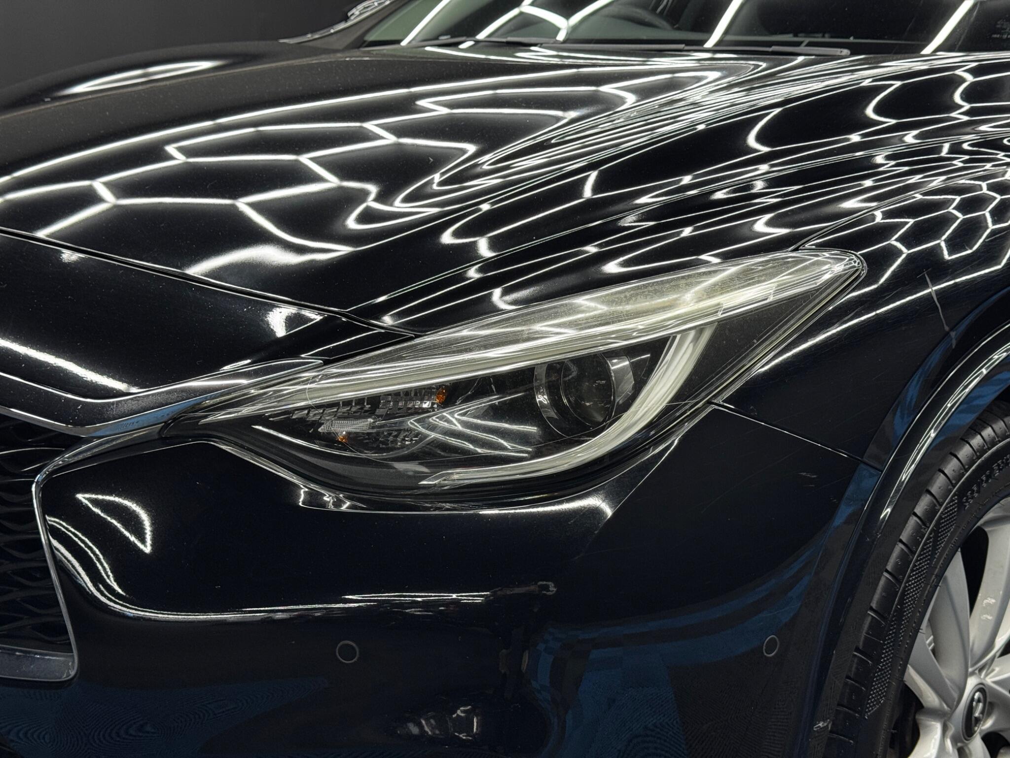 Infiniti Q30 view 46