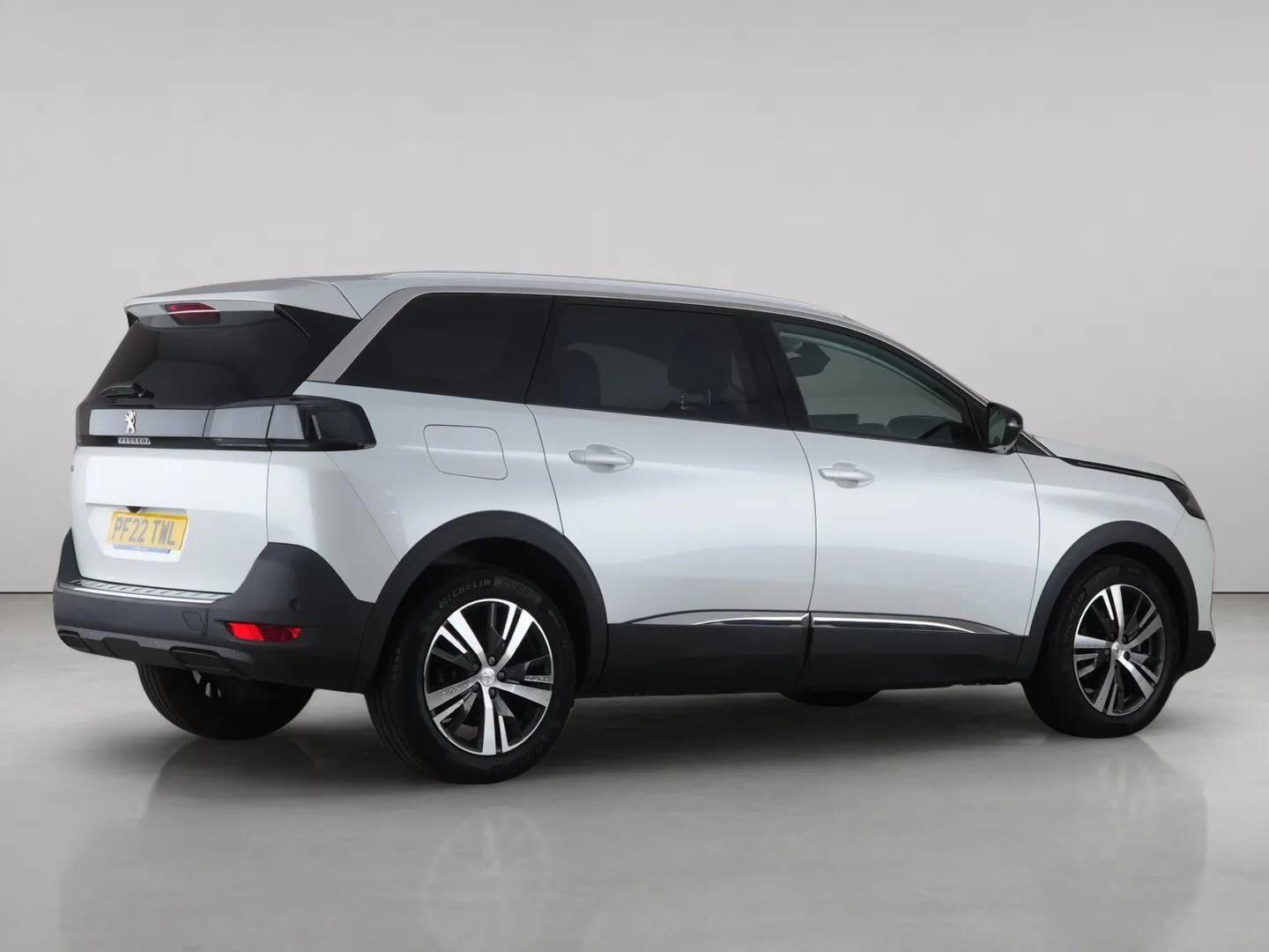 Peugeot 5008 view 6