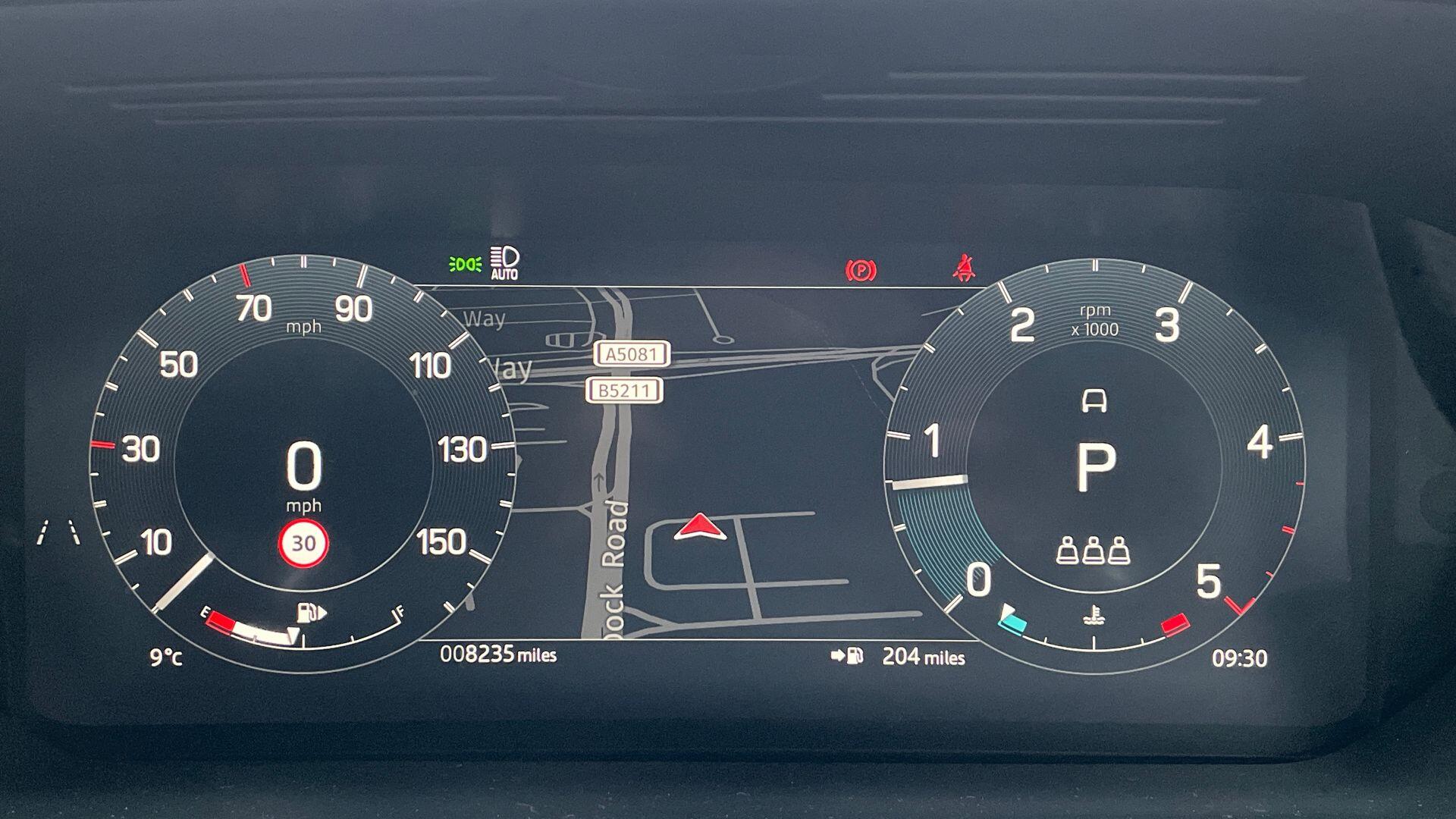 Land Rover Discovery Sport view 16