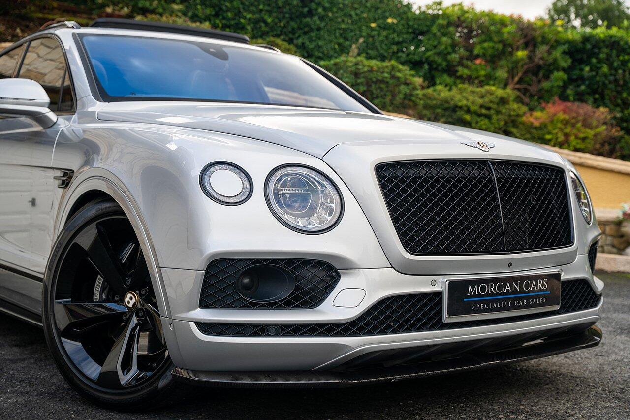 Bentley Bentayga view 22