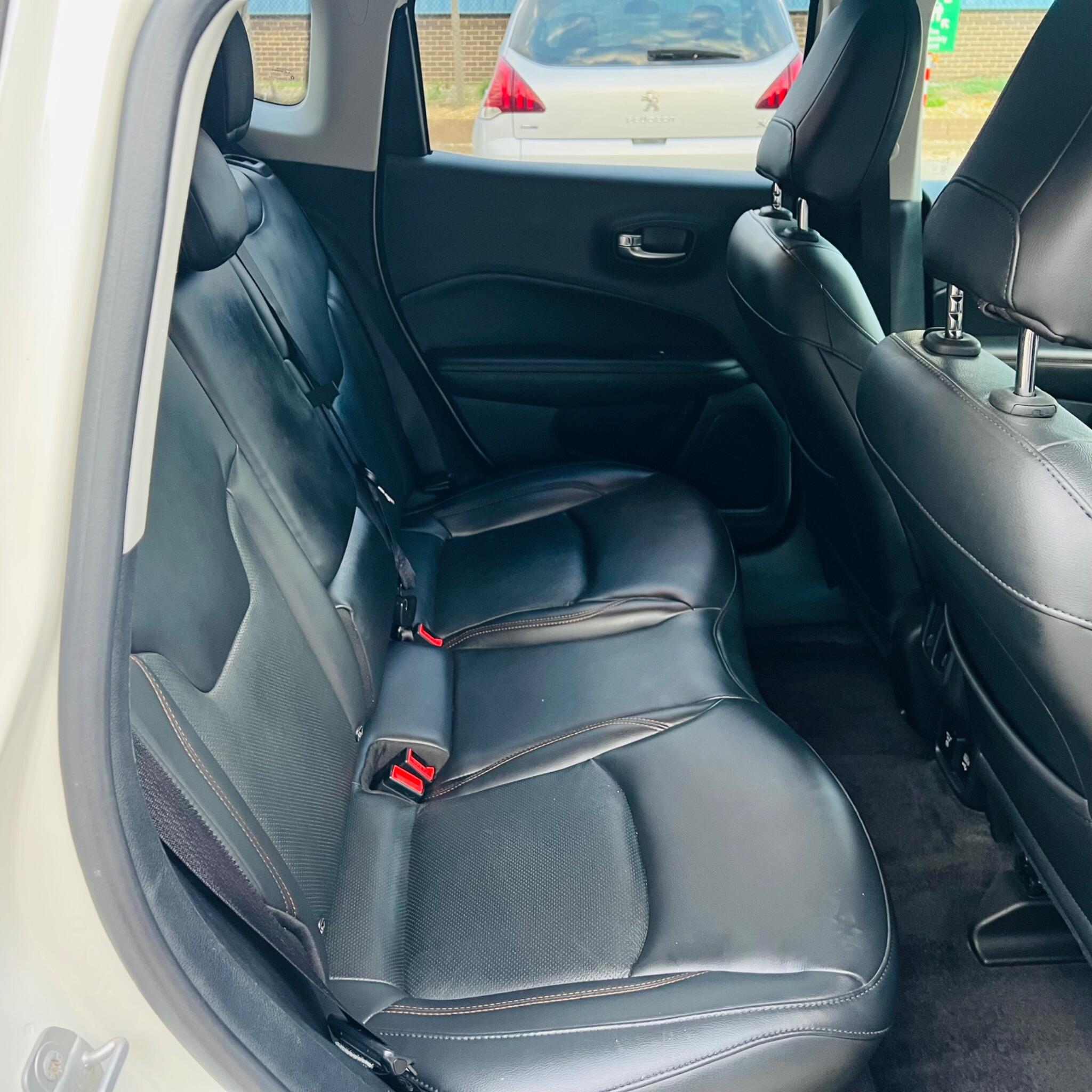 Jeep Compass view 24