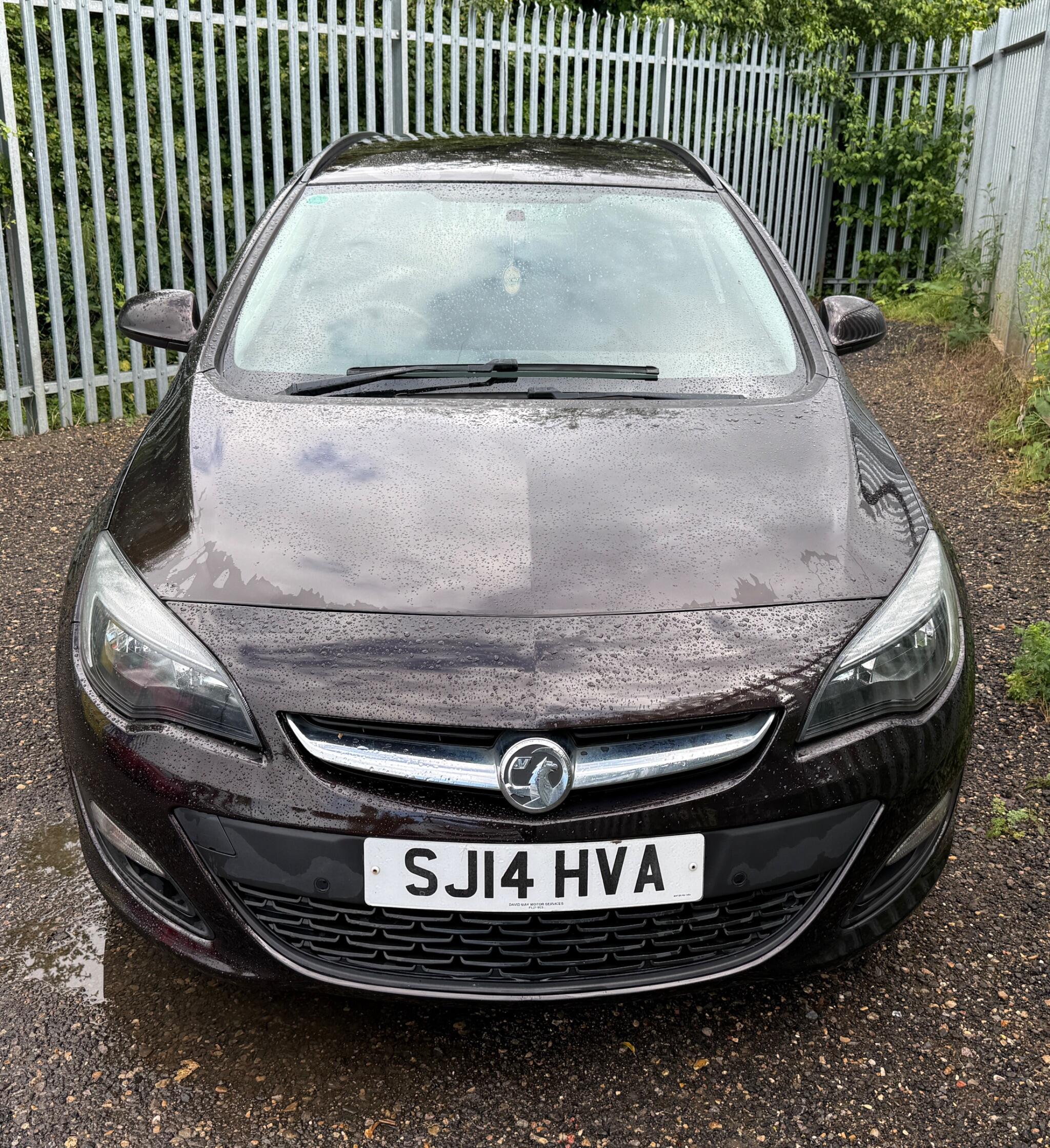 2014 Vauxhall Astra image 2