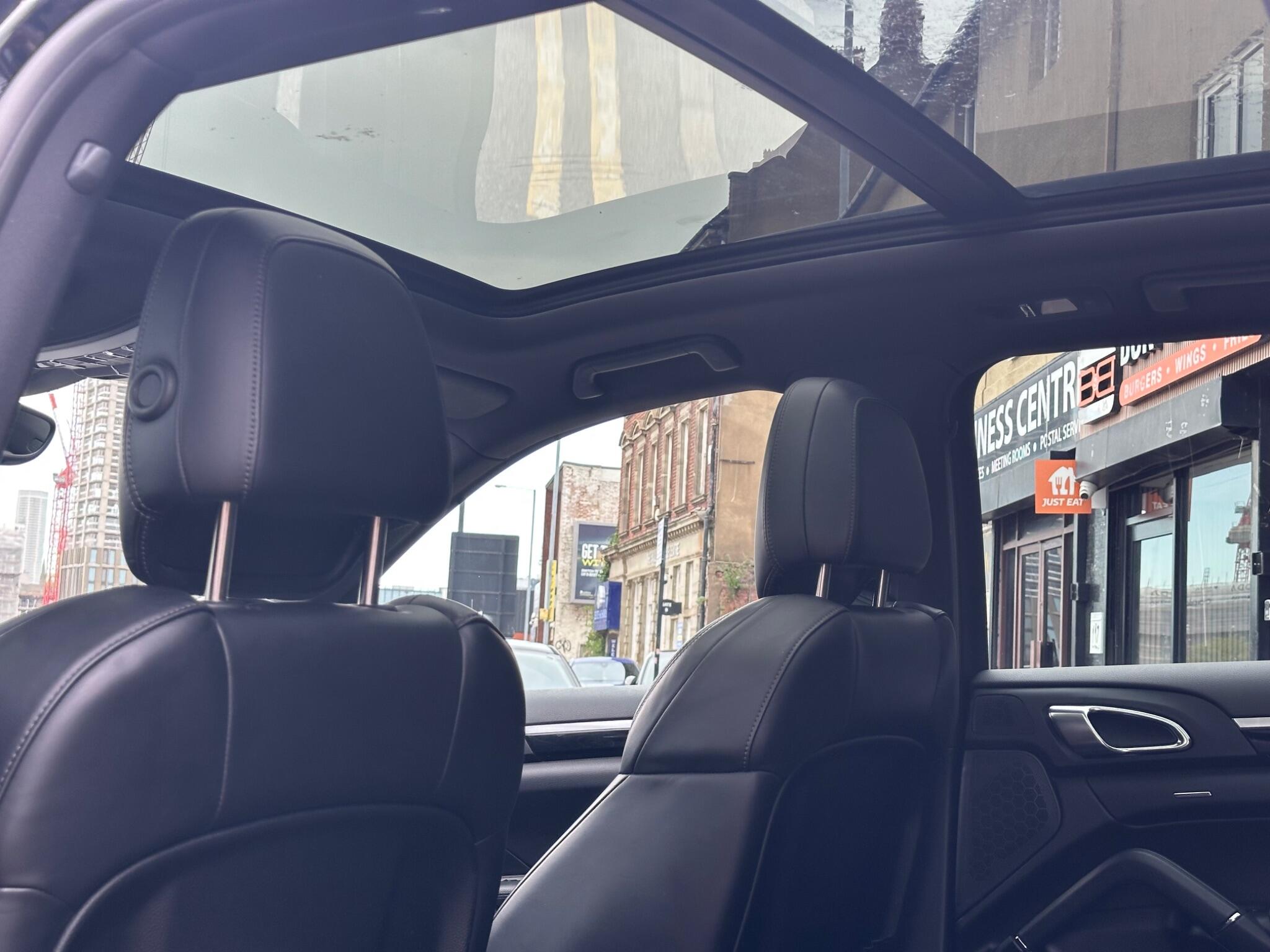 Porsche Cayenne view 14