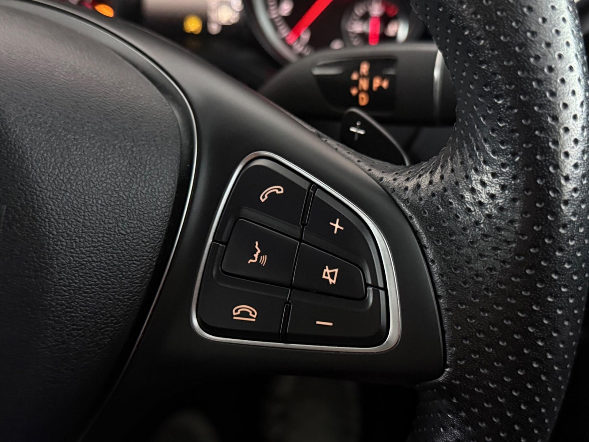 Mercedes-Benz GLA view 15
