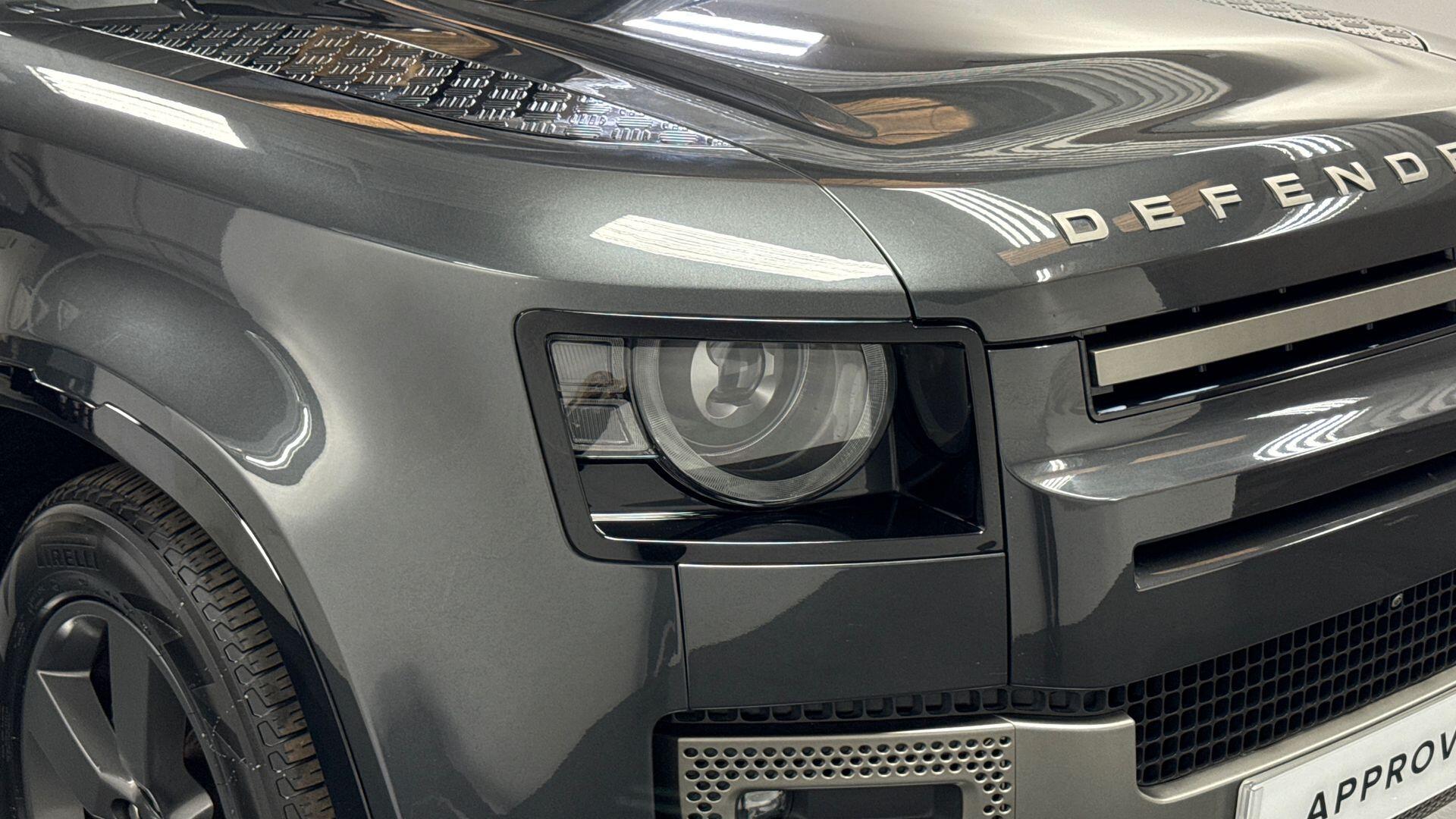 Land Rover Defender view 17