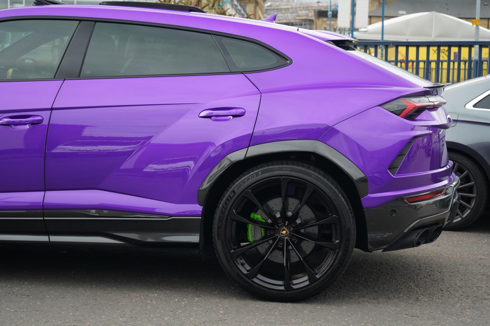 Lamborghini Urus view 9