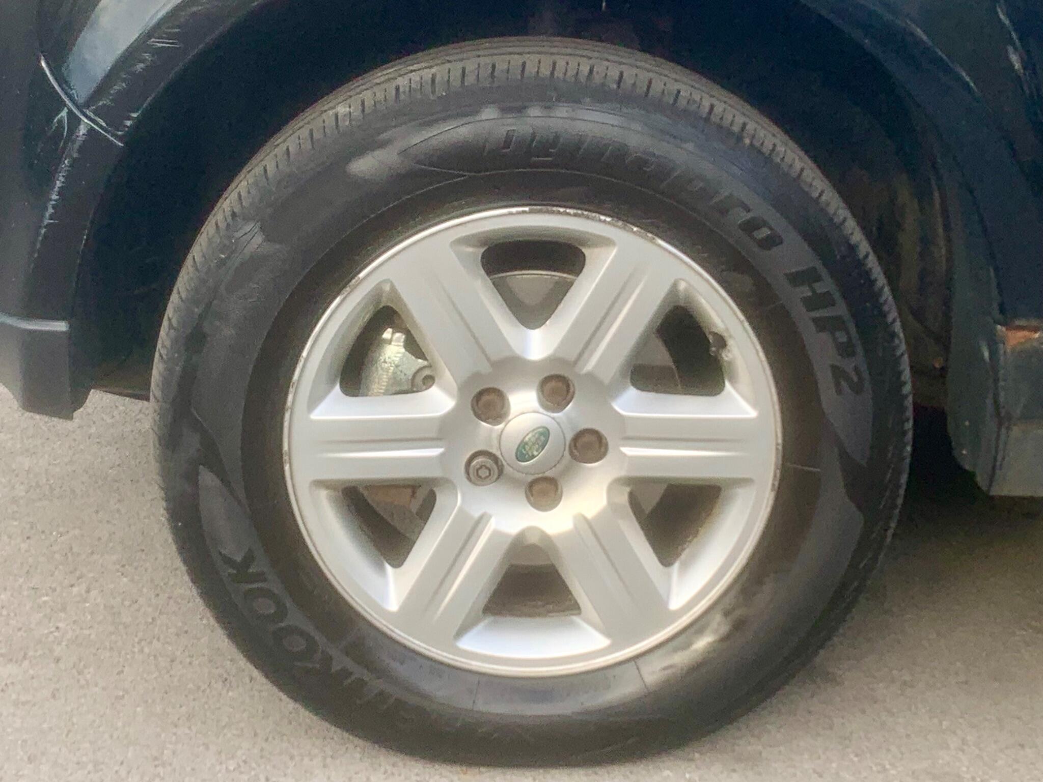 Land Rover Freelander 2 view 9