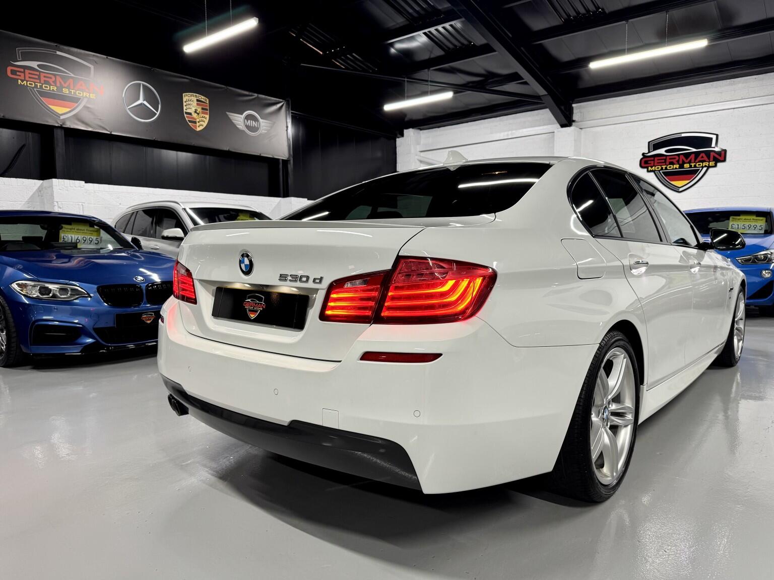 BMW 5 Series view 13
