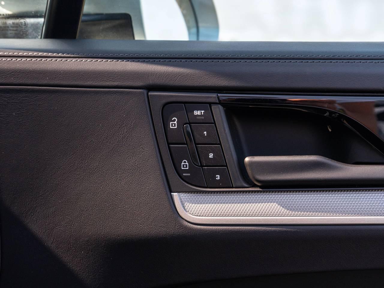 Porsche Cayenne view 23