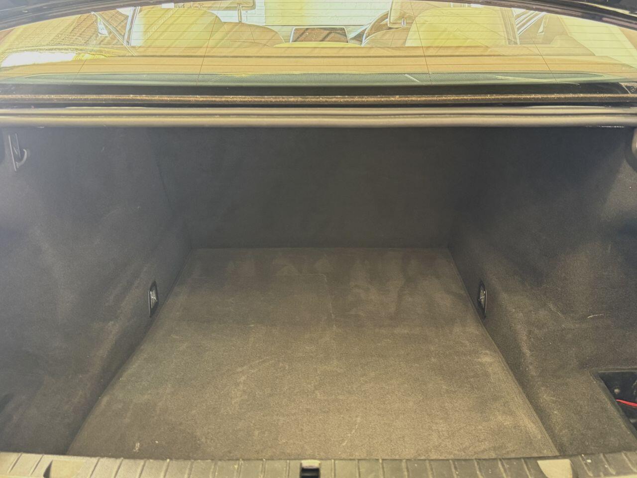 BMW 7 Series view 17