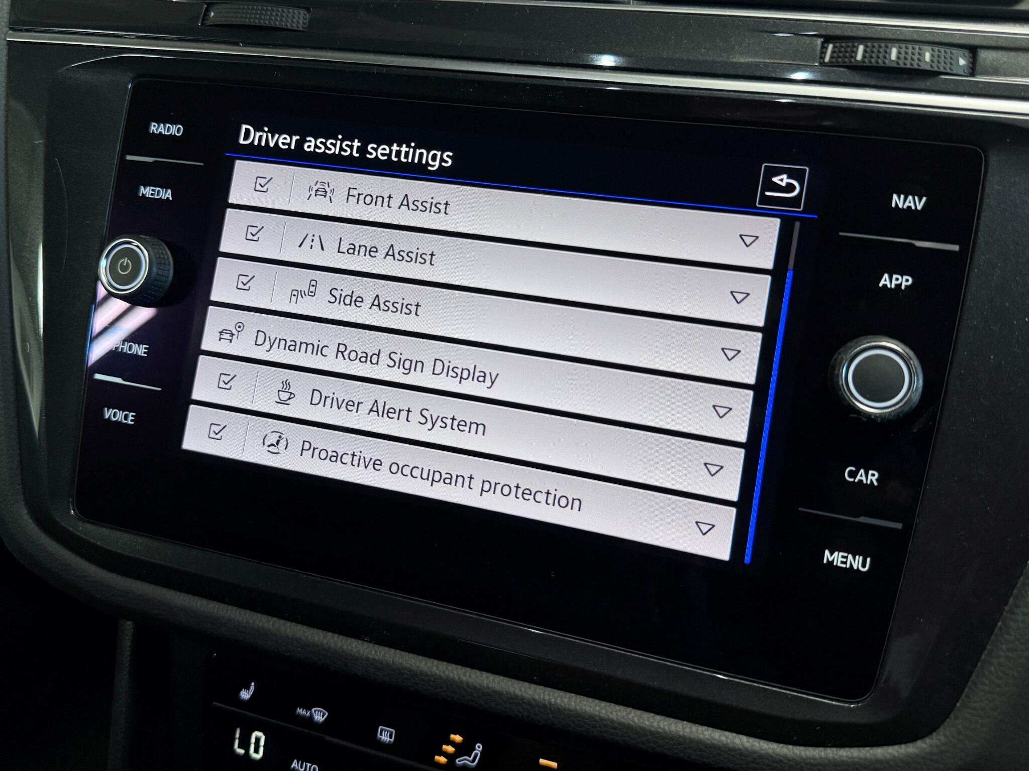 Volkswagen Tiguan view 54