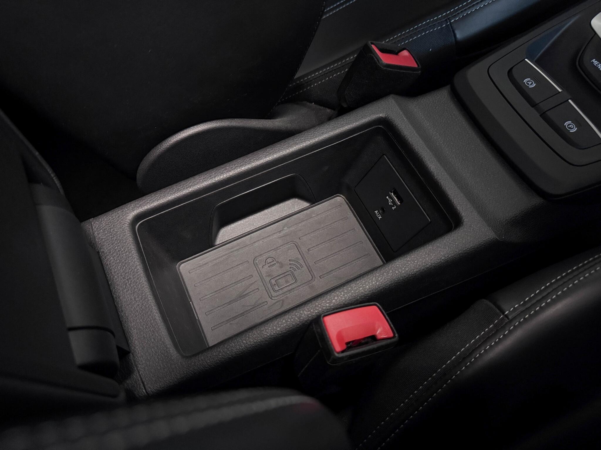 Audi SQ2 view 32