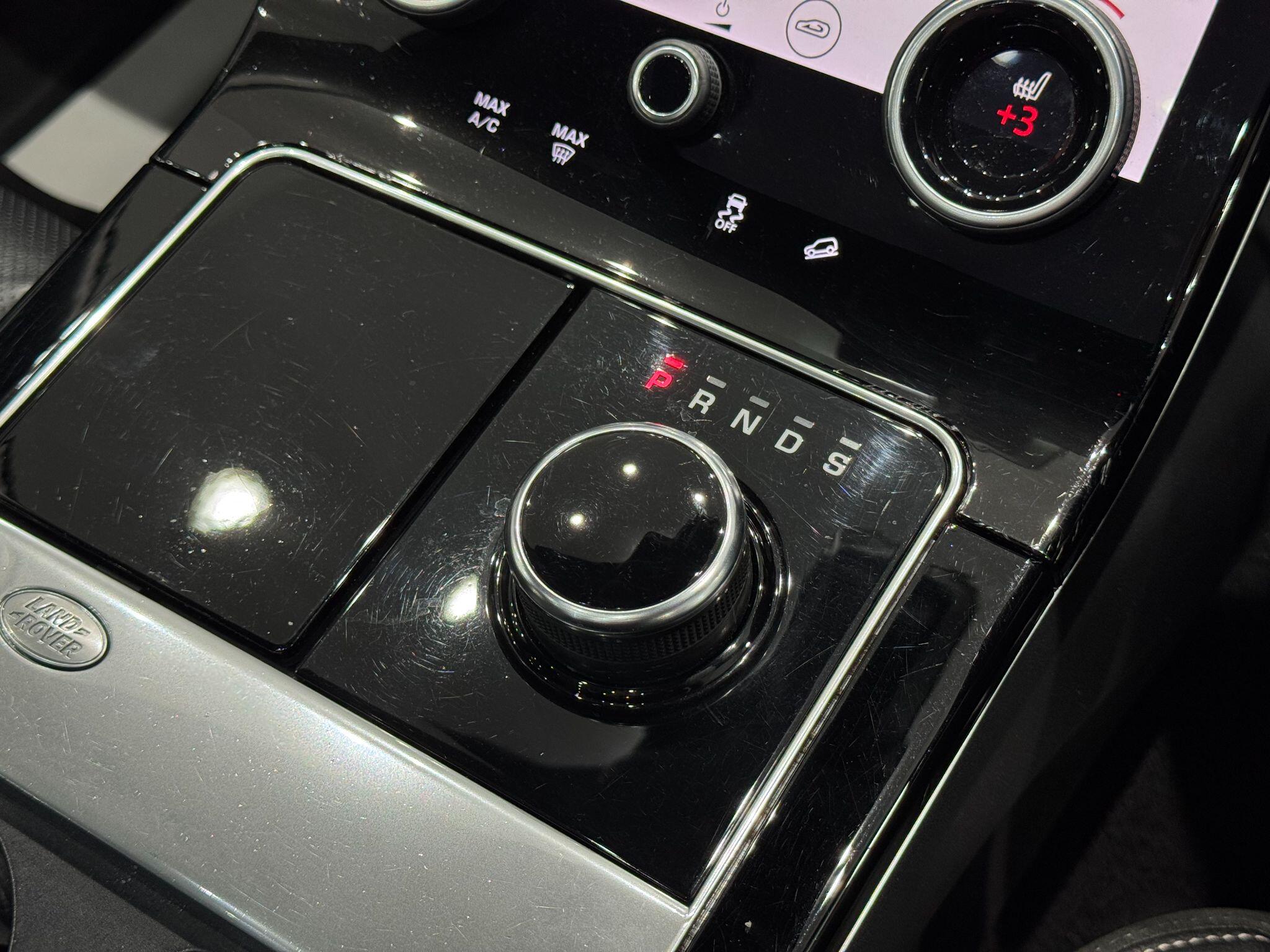 Land Rover Range Rover Velar view 31